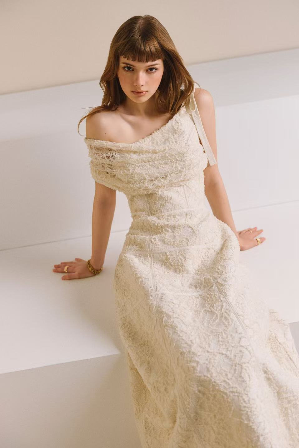 CICI SILA One-shoulder Midi Dress