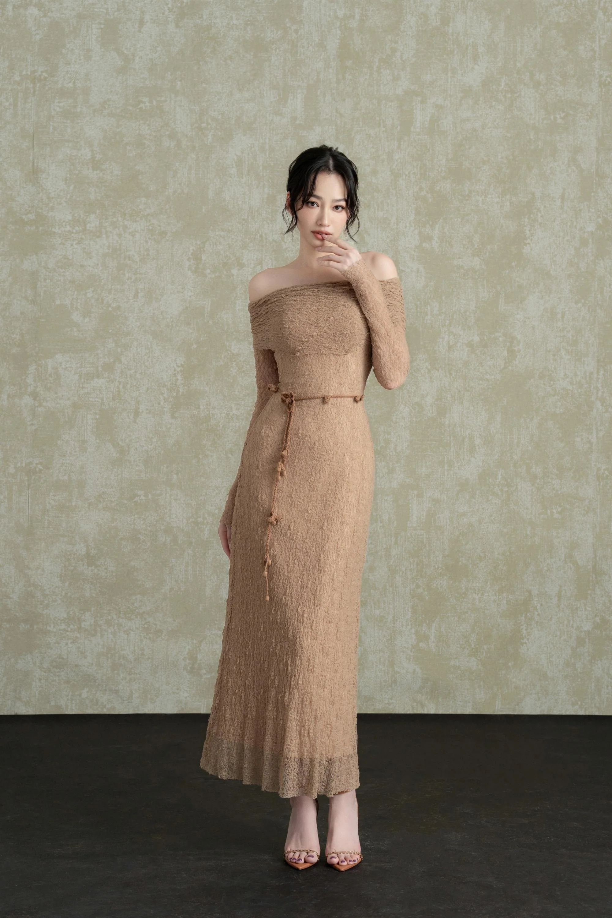 BYDENIO Hazel Wrinkled Off-shoulder Bodycon Dress