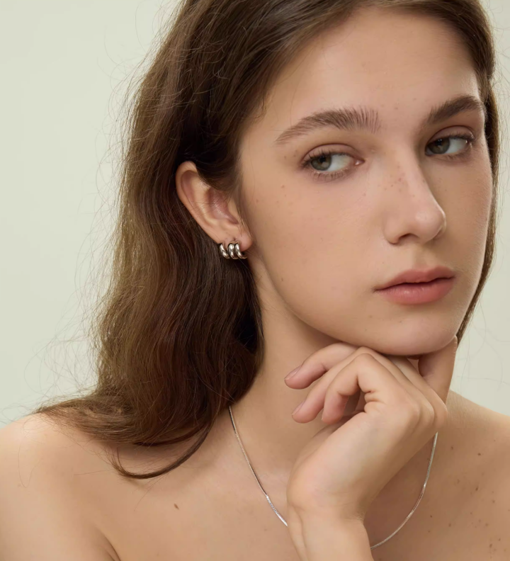 ARSIS Three ring temperament earrings