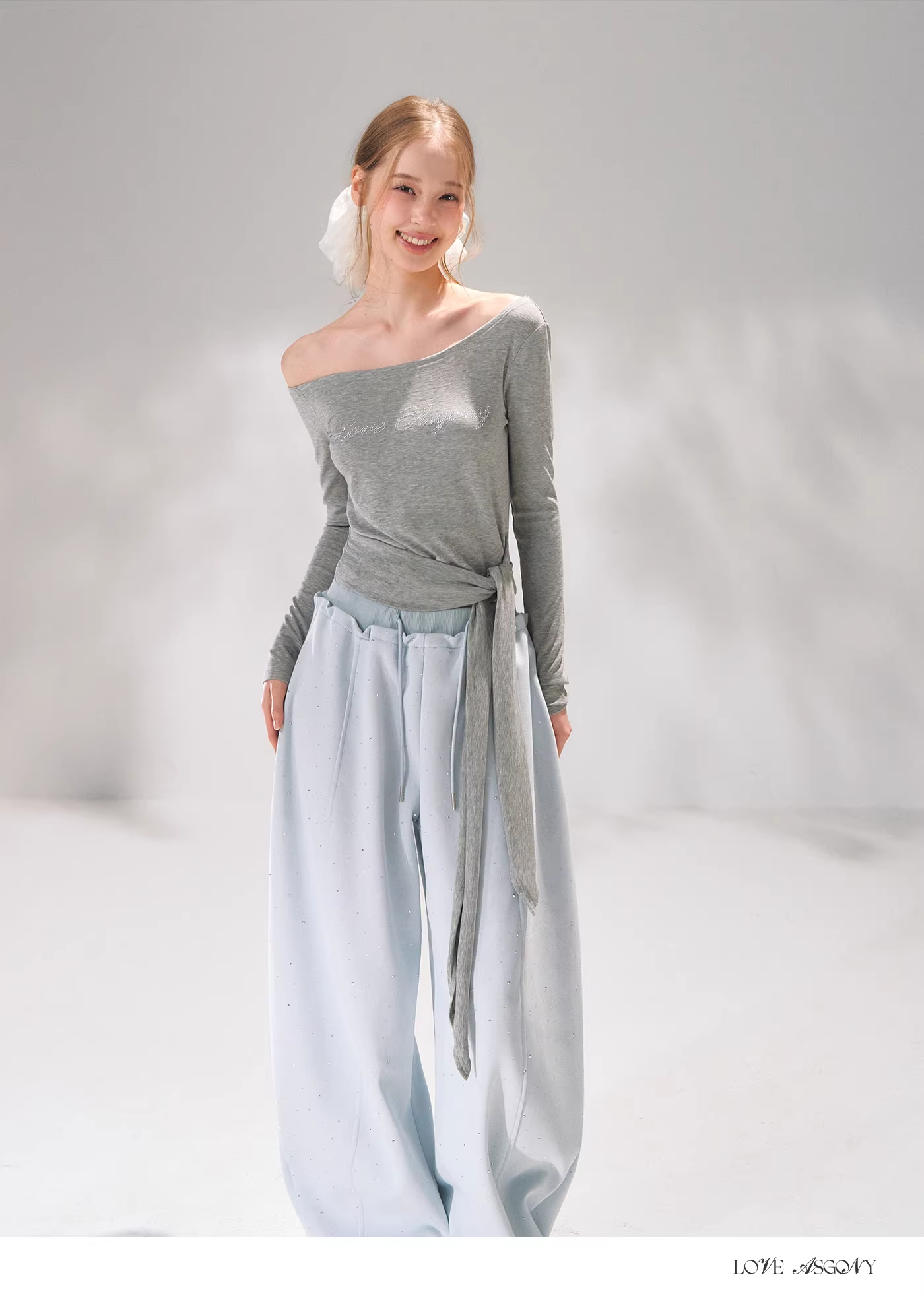 AsGony ASG26062 Off shoulder rhinestone strap long sleeved T-shirt