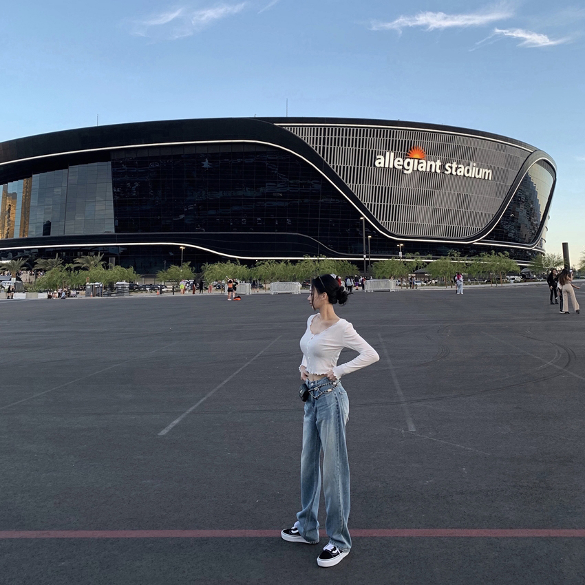 Guse Soft Unwashed Denim Trousers