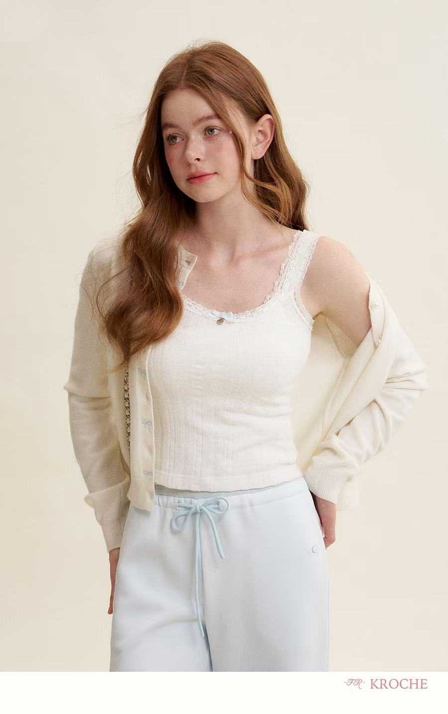 Kroche Embroidered pearl round neck cardigan (2color)