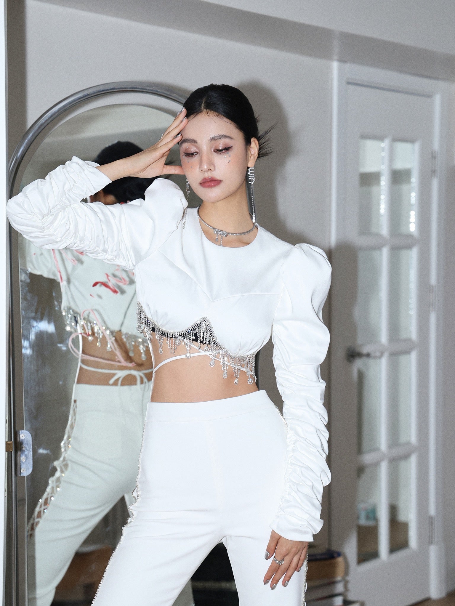 Masion Wester White Sleeve Pleated Diamond Set