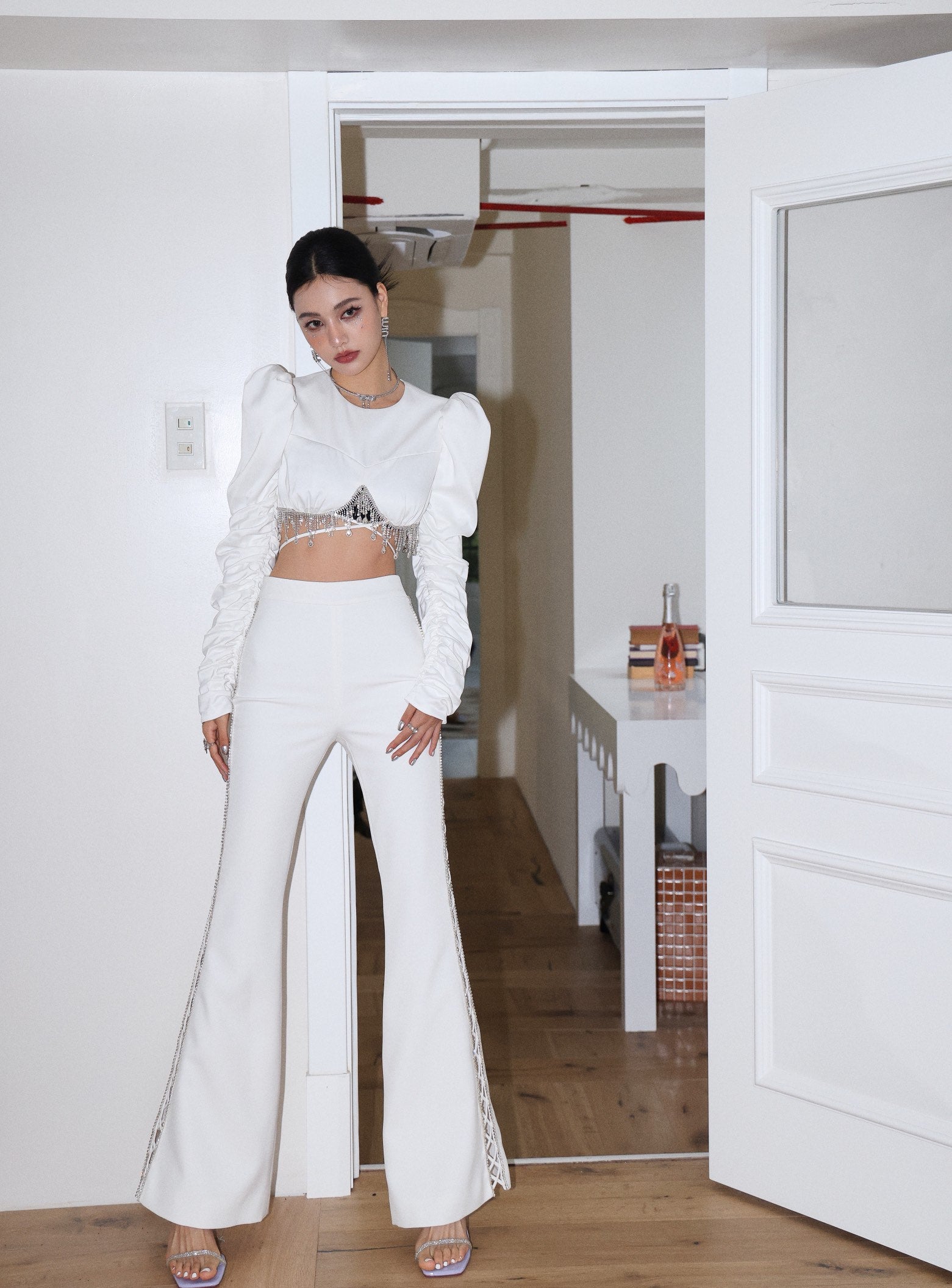 Masion Wester White Sleeve Pleated Diamond Set