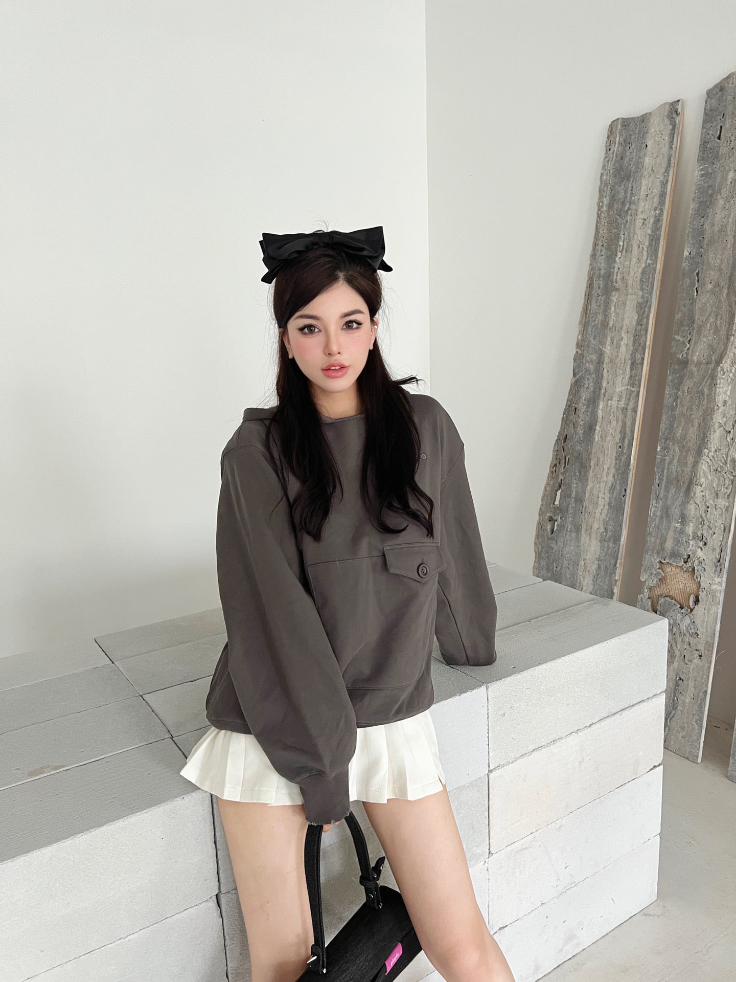 13DE MARZO Bear Embossment Hoodie