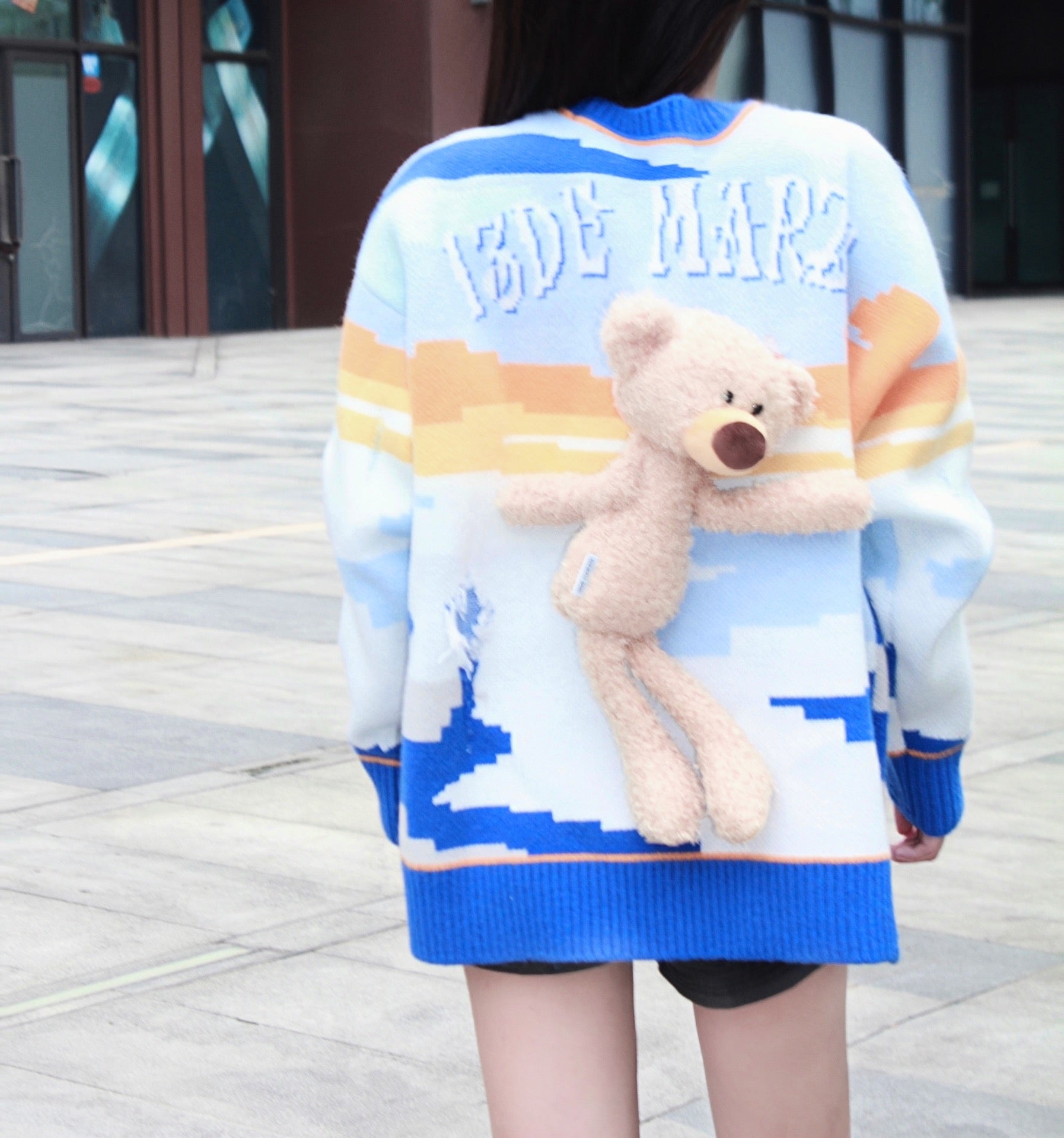 13DE MARZO Mosaic Scene Sweater