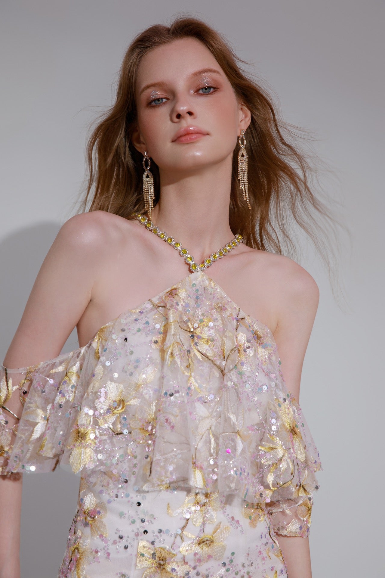 Wardrobes by chen Embroidery Daisy Halter midi dress