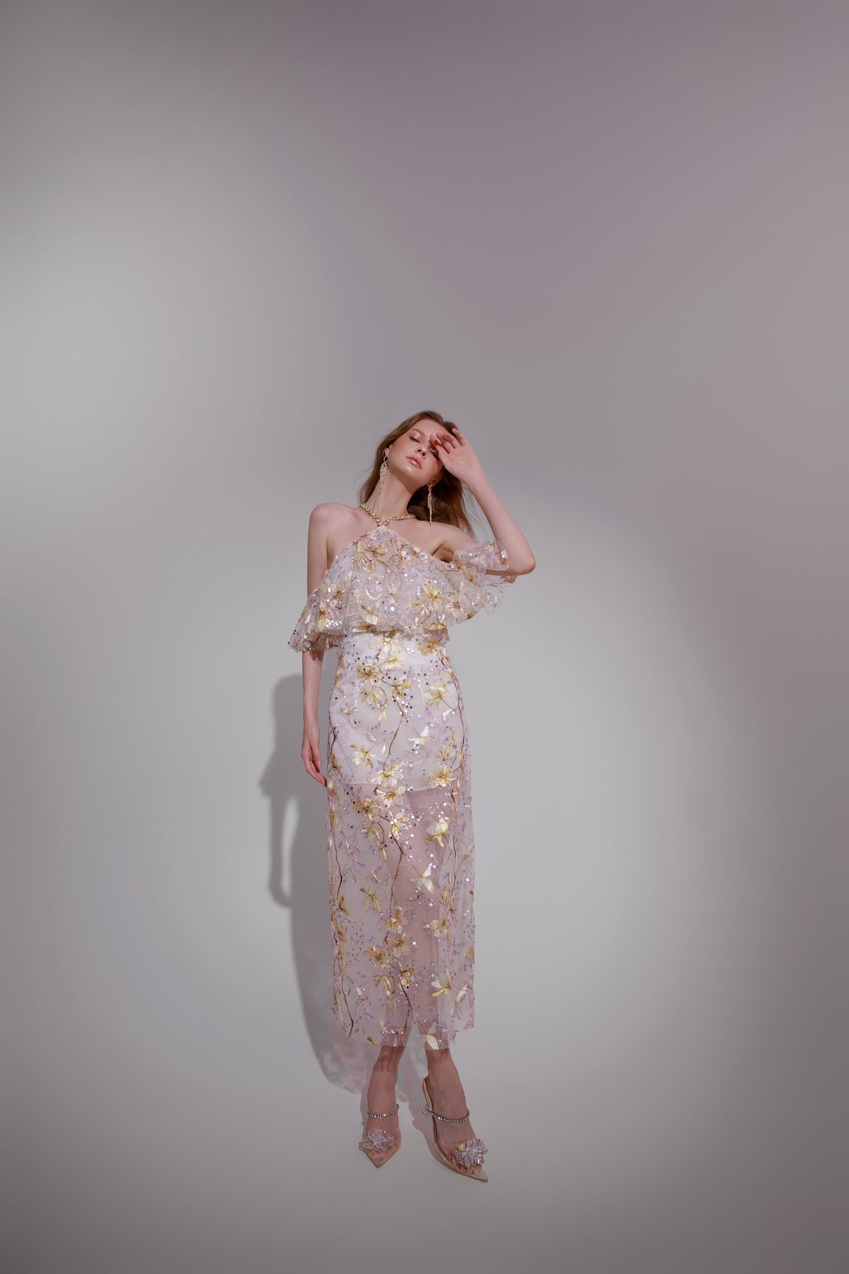 Wardrobes by chen Embroidery Daisy Halter midi dress
