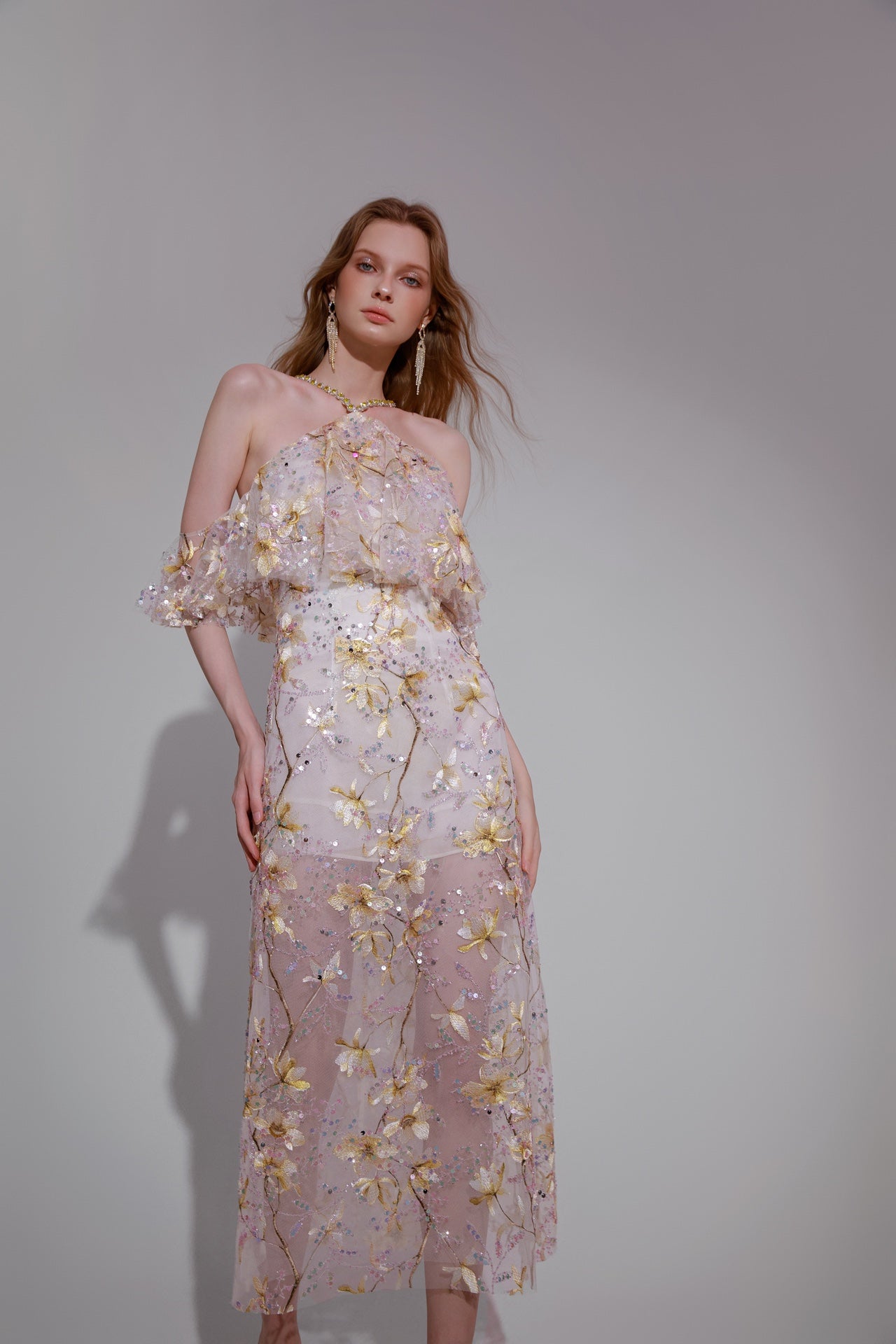 Wardrobes by chen Embroidery Daisy Halter midi dress