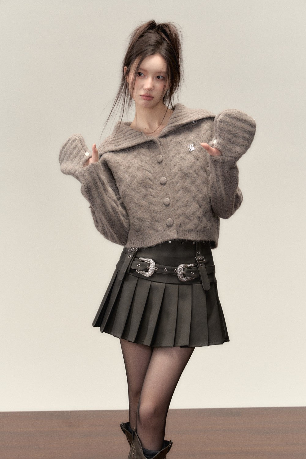 VIAPITTI Lapel Wool Sweater