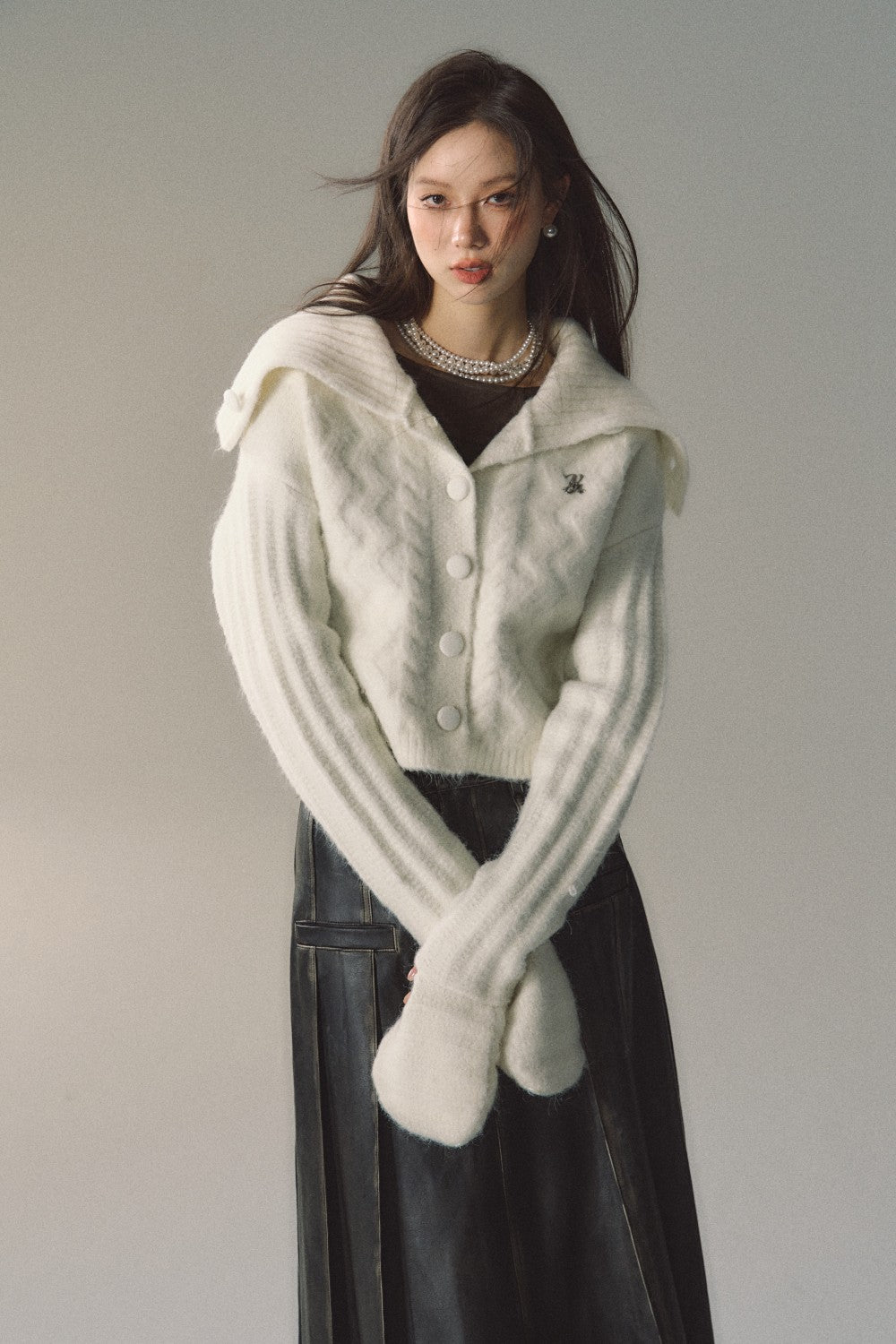 VIAPITTI Lapel Wool Sweater