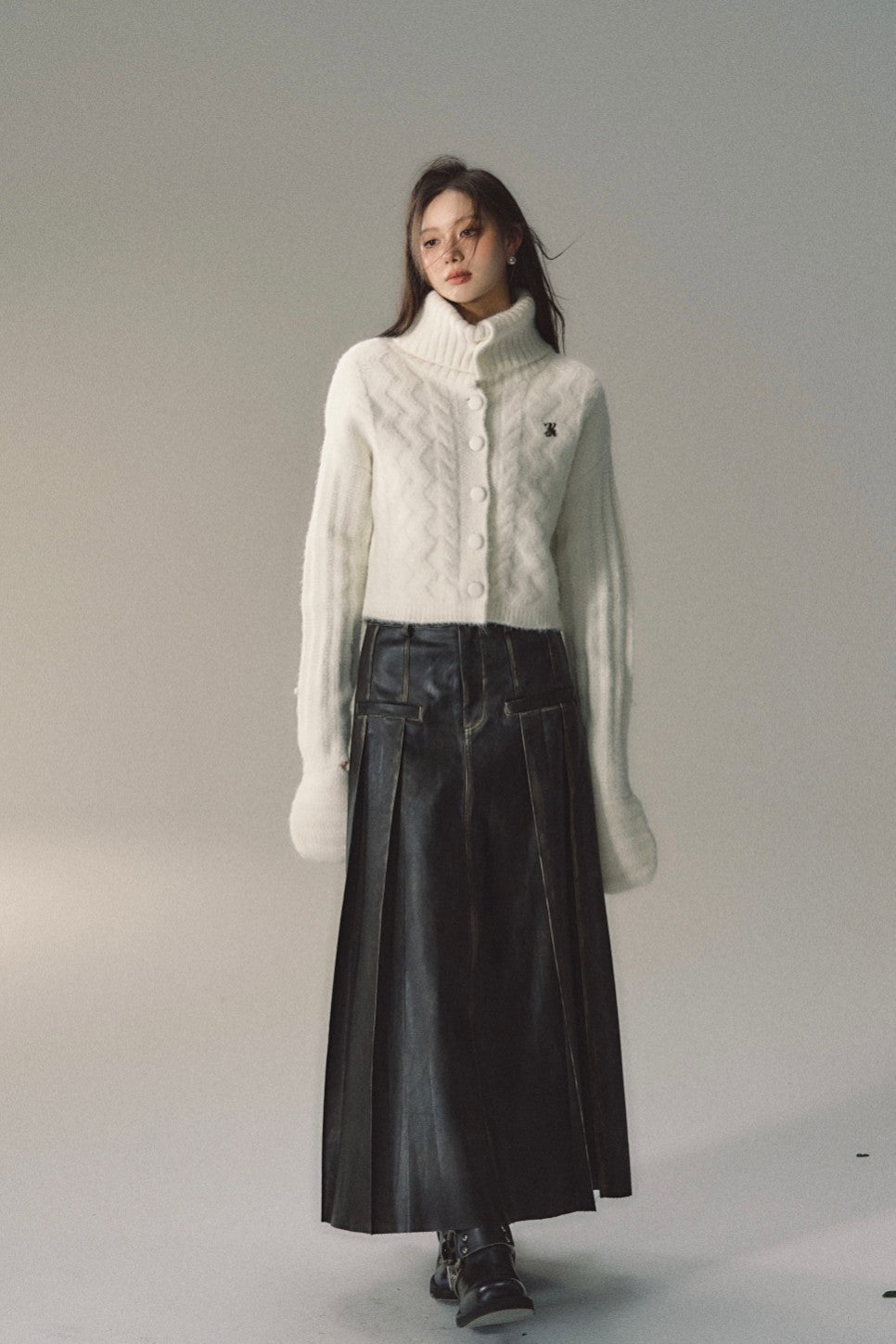 VIAPITTI Lapel Wool Sweater