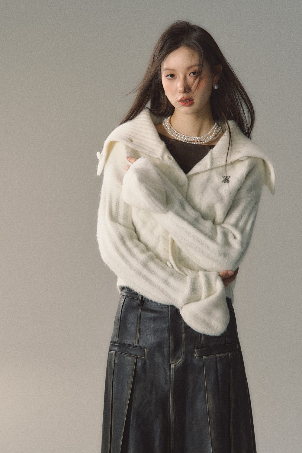VIAPITTI Lapel Wool Sweater