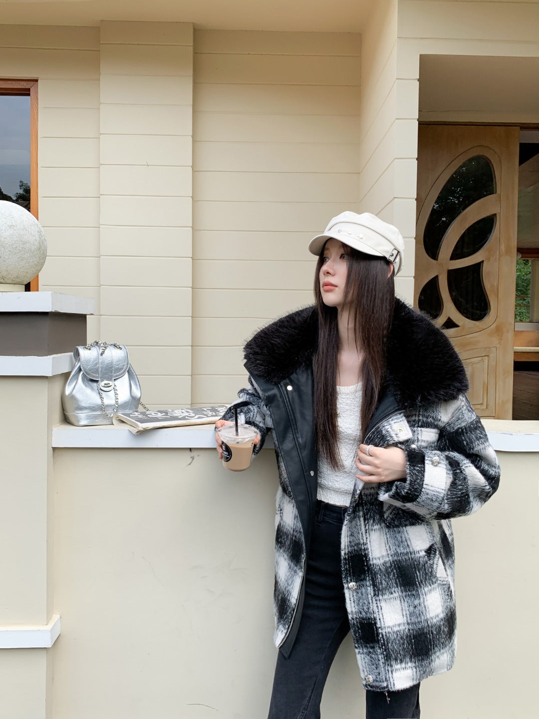 LAFREEDOM Black and white plaid collar cotton coat