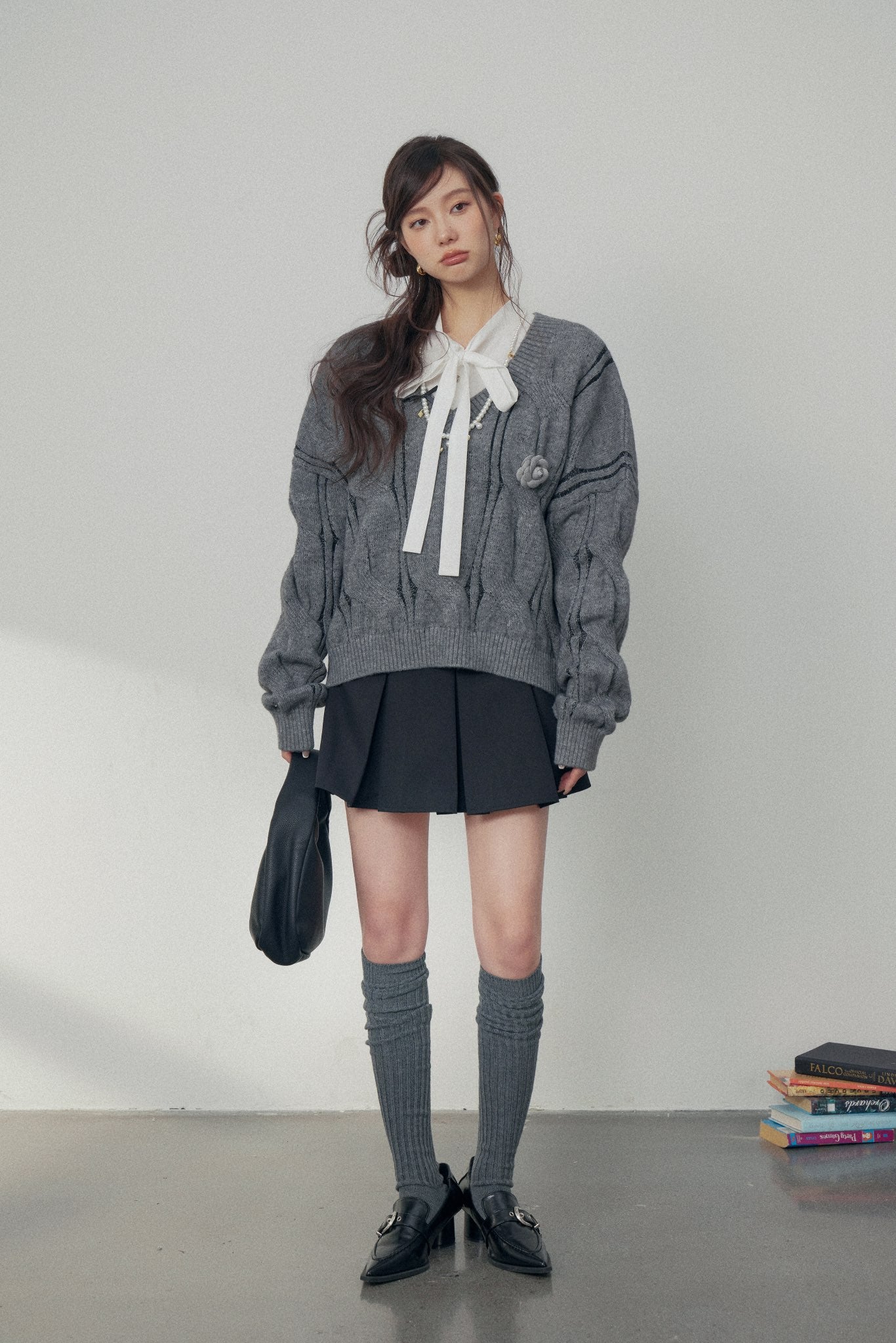 LAFREEDOM Grey V neck Sweater&Pleated Skirt