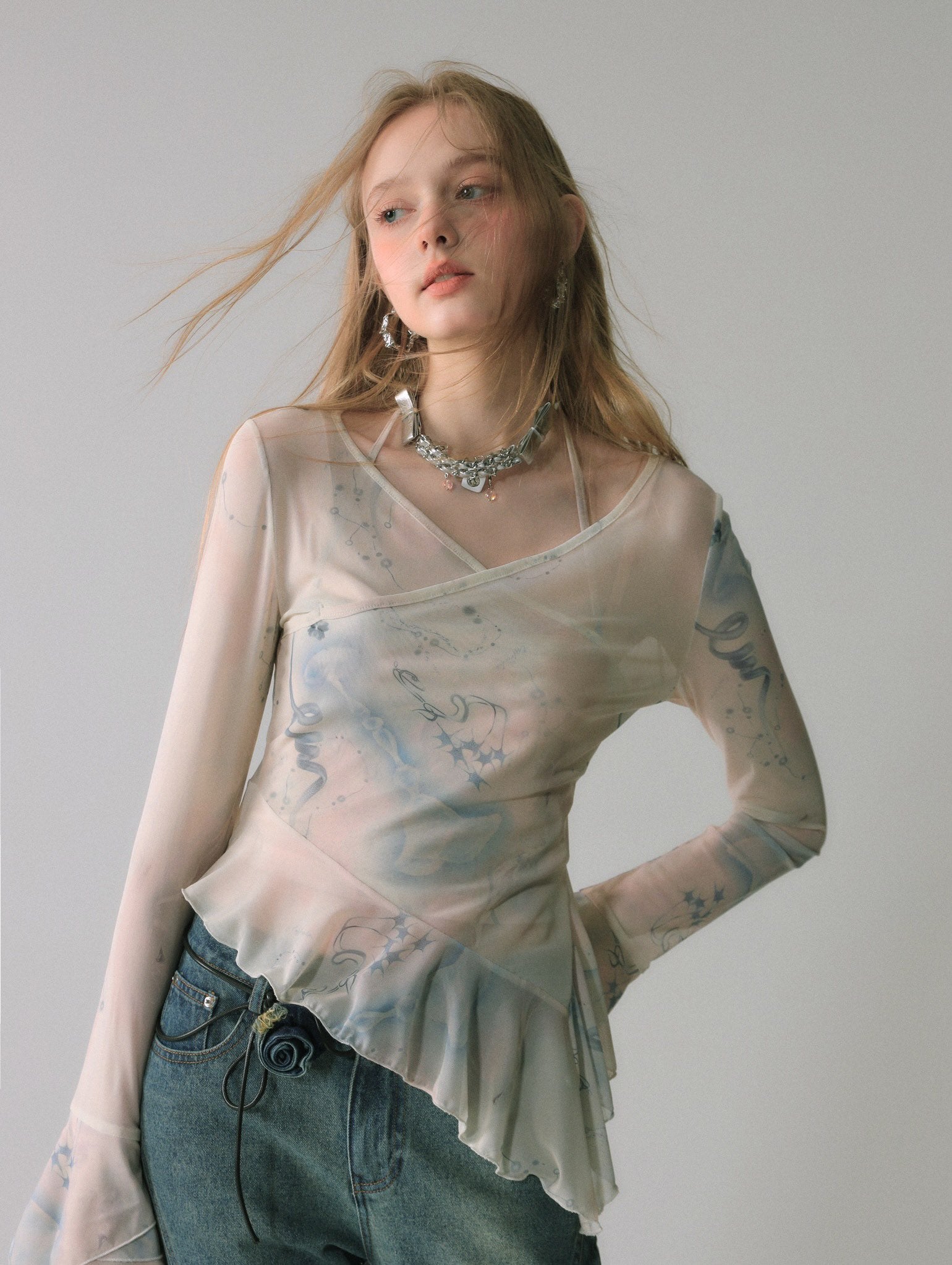 LA FREEDOM Printed Pagoda Sleeve Top(with Camisole)