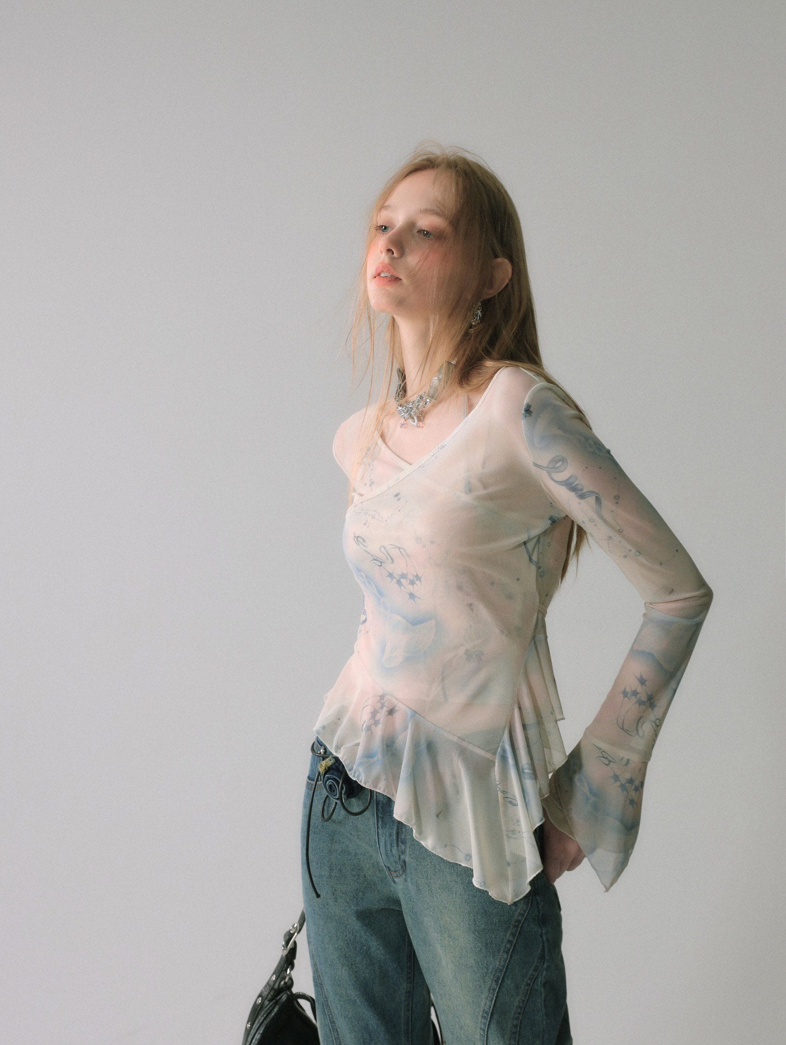 LA FREEDOM Printed Pagoda Sleeve Top(with Camisole)