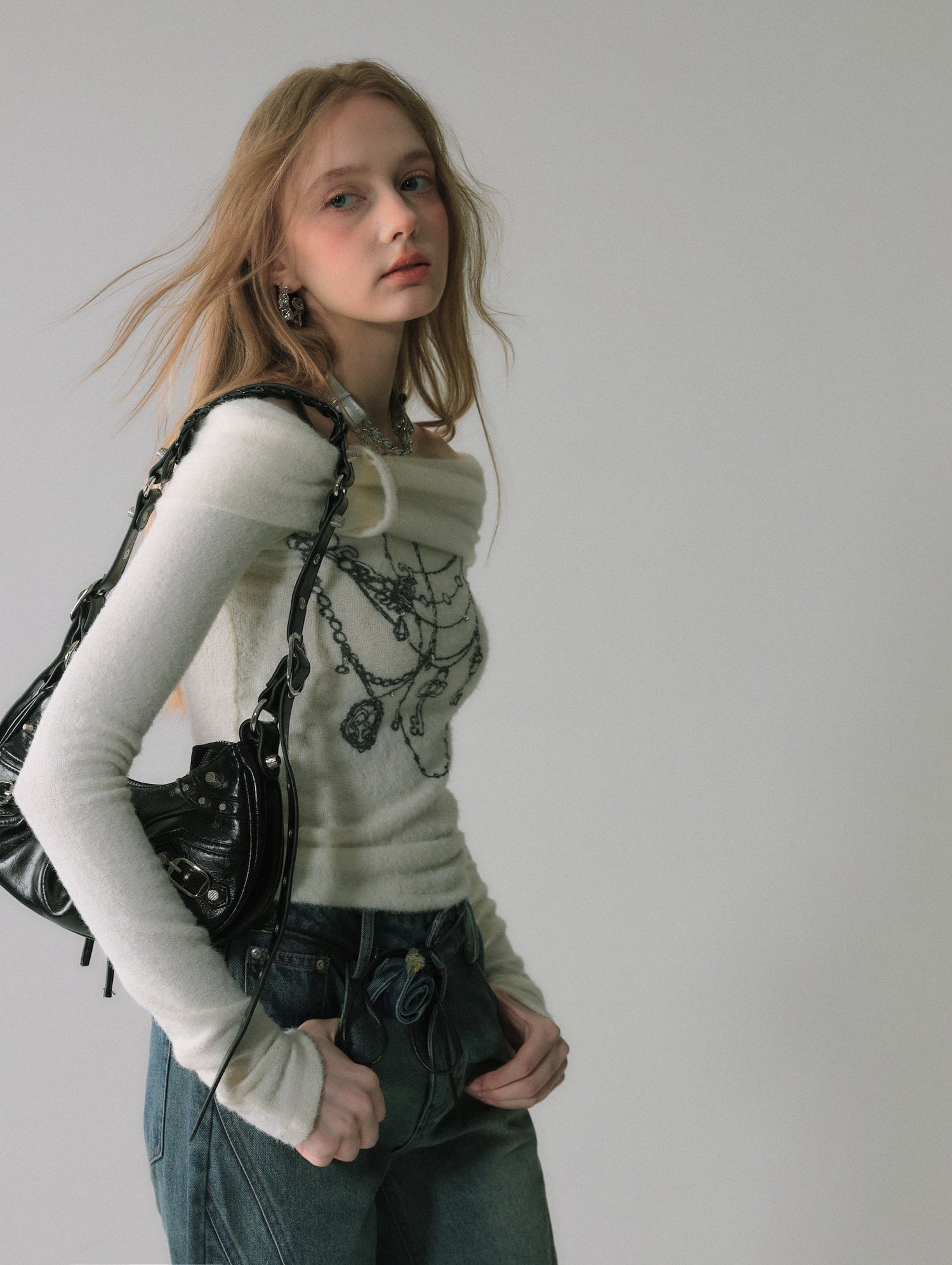 LAFREEDOM SALE Off-Shoulder Vintage Print Slim-Fit Top