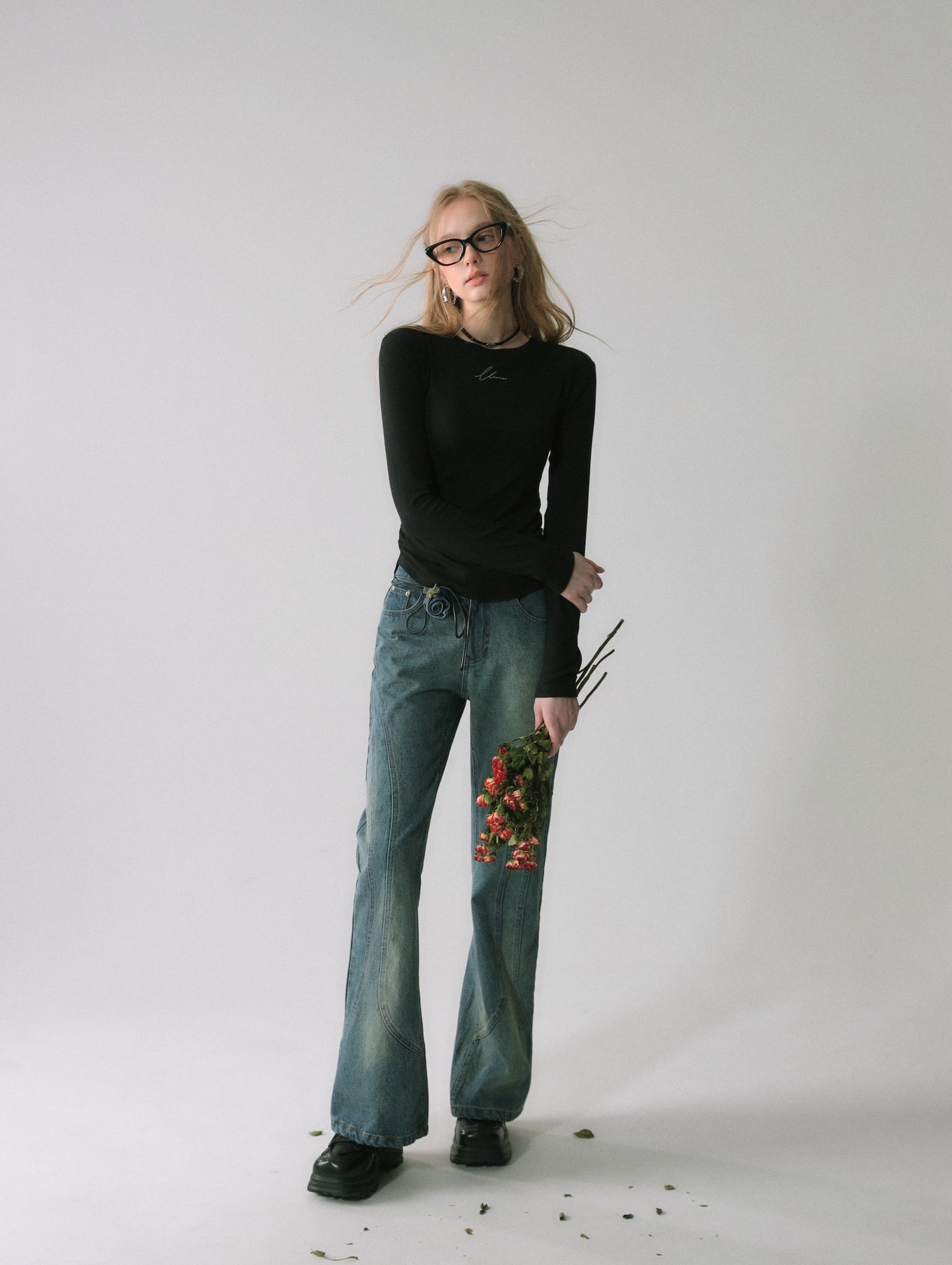 LA FREEDOM Rose belt flared jeans