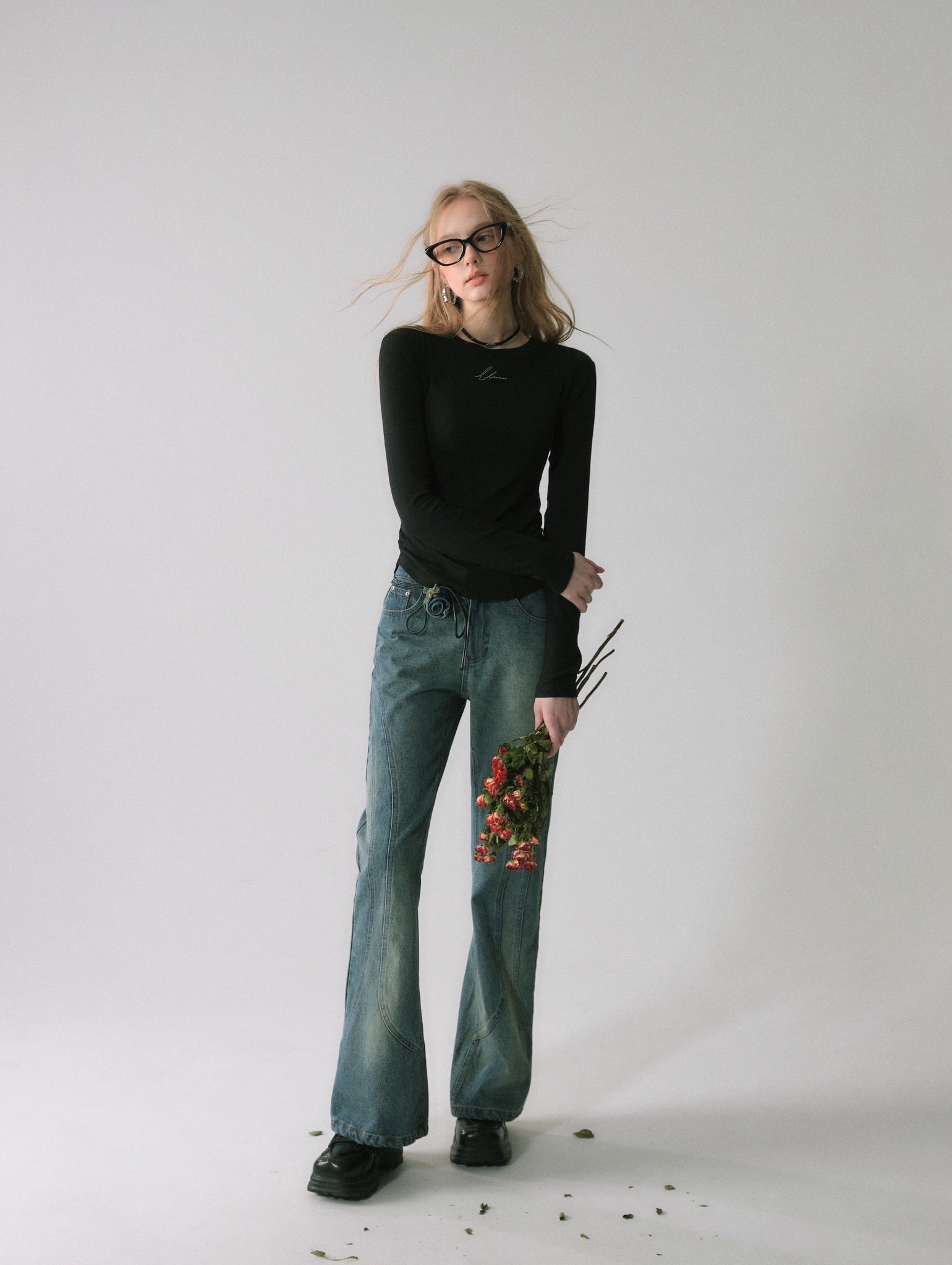 LA FREEDOM Rose belt flared jeans
