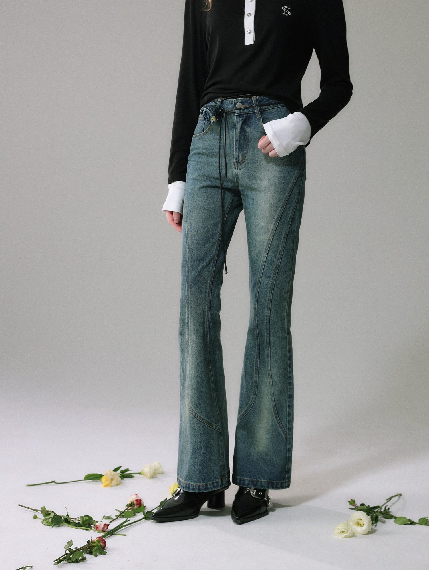LA FREEDOM Rose belt flared jeans