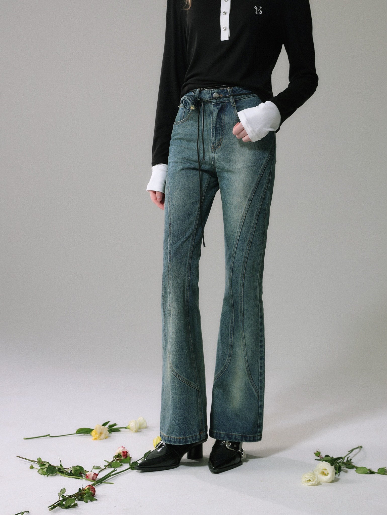 LA FREEDOM Rose belt flared jeans