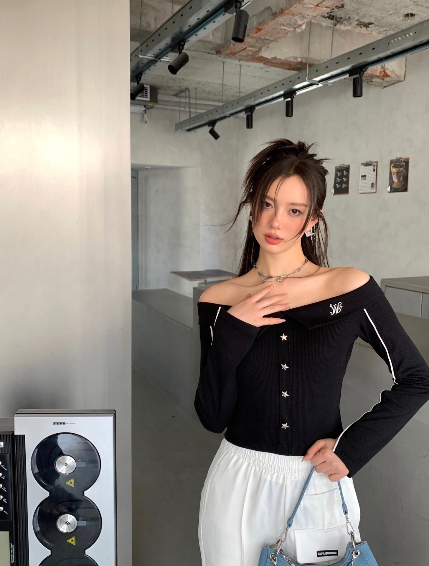 LAFREEDOM SALE LAC330319 off-shoulder knit top(2color)