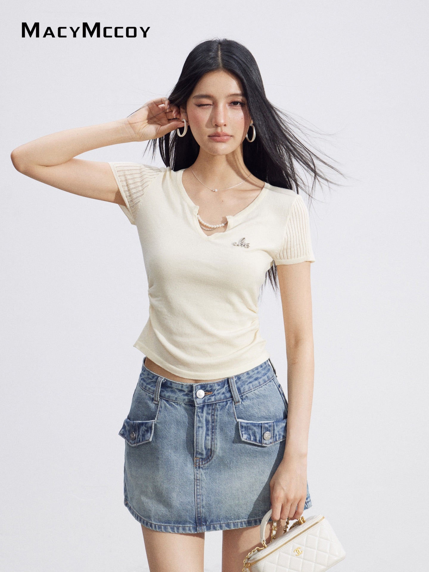 MacyMccoy MMC2026099 Chain Link Ice Silk V-Neck Top(2color)