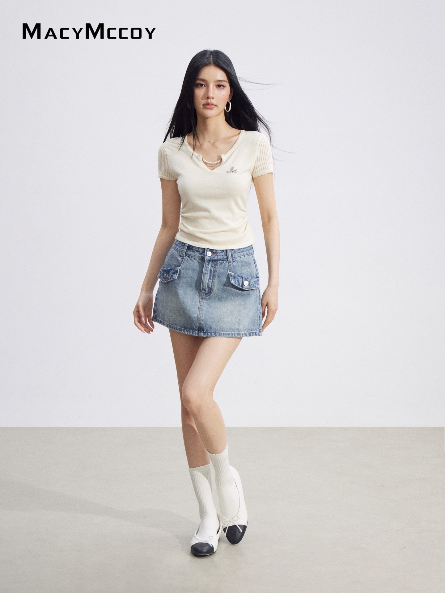 MacyMccoy MMC2026099 Chain Link Ice Silk V-Neck Top(2color)