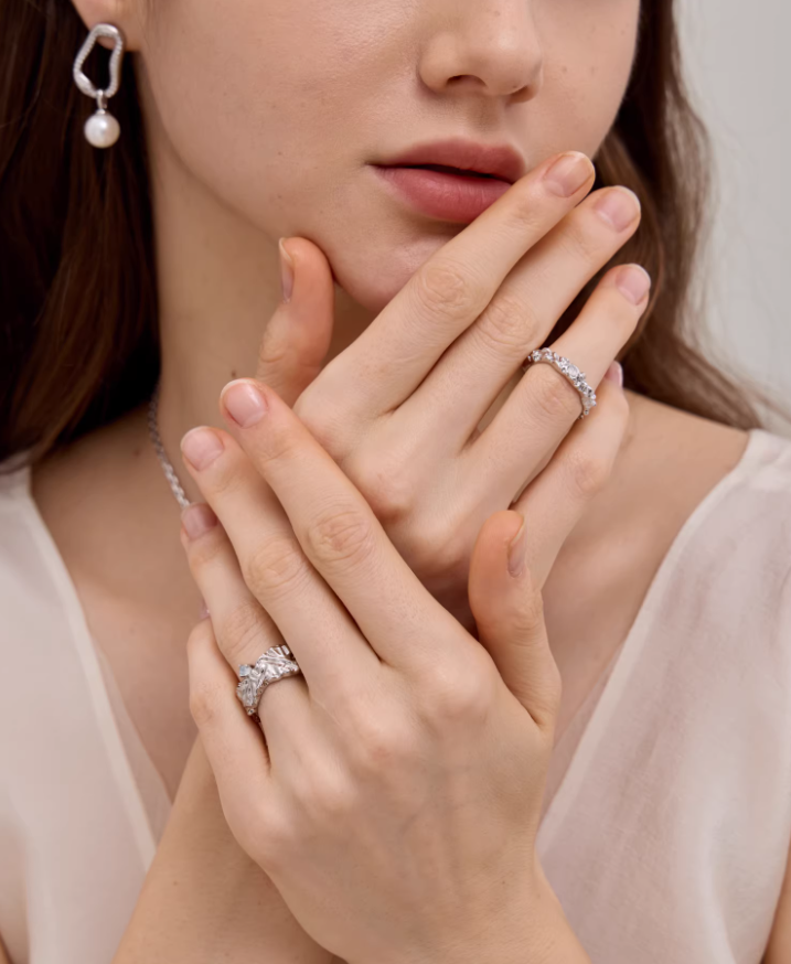 ARSIS Flowing light star ring