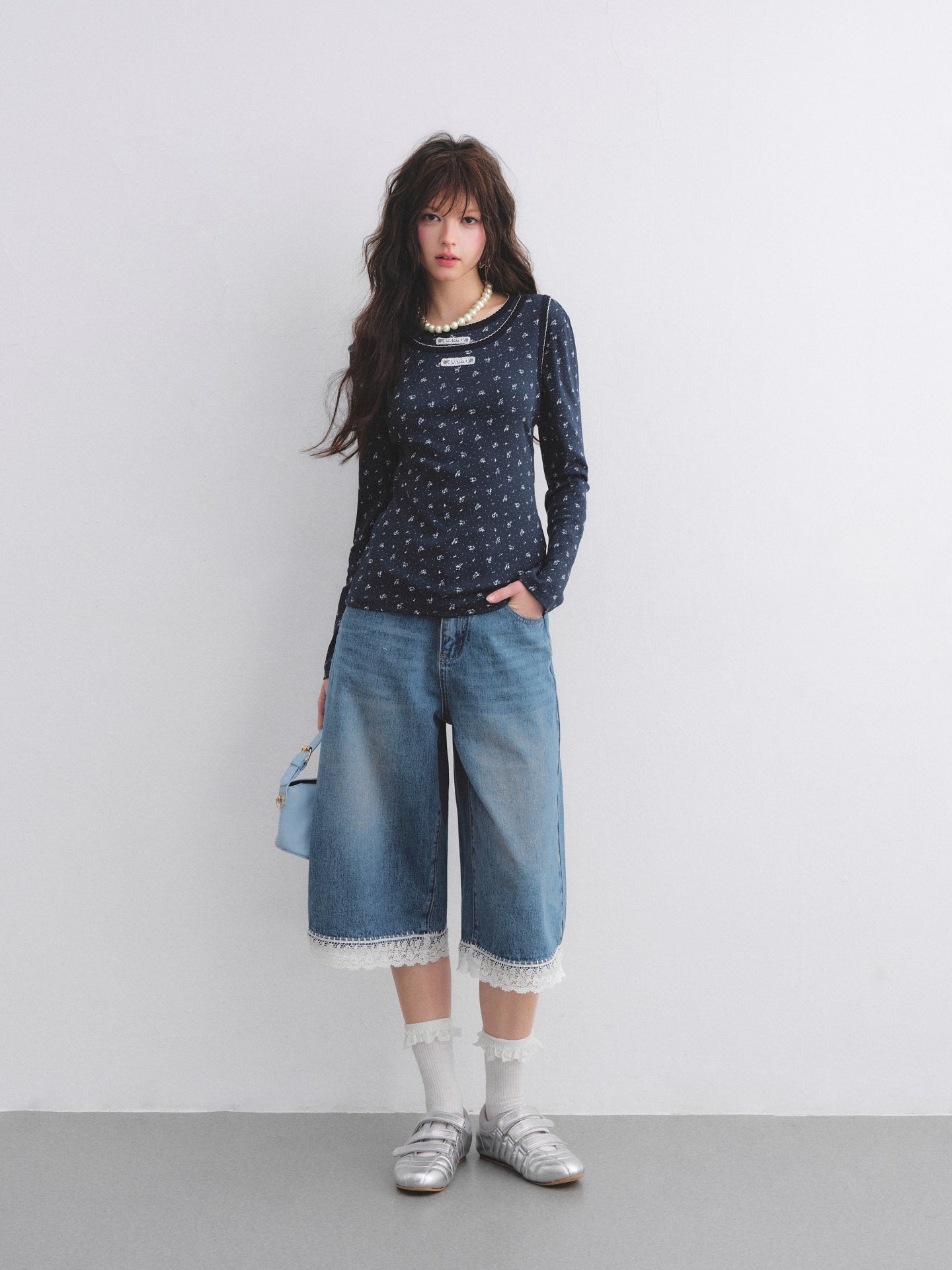 AsGony ASG26012 Ruffled Embroidered Hem Washed Denim Seven-Eighths Pants
