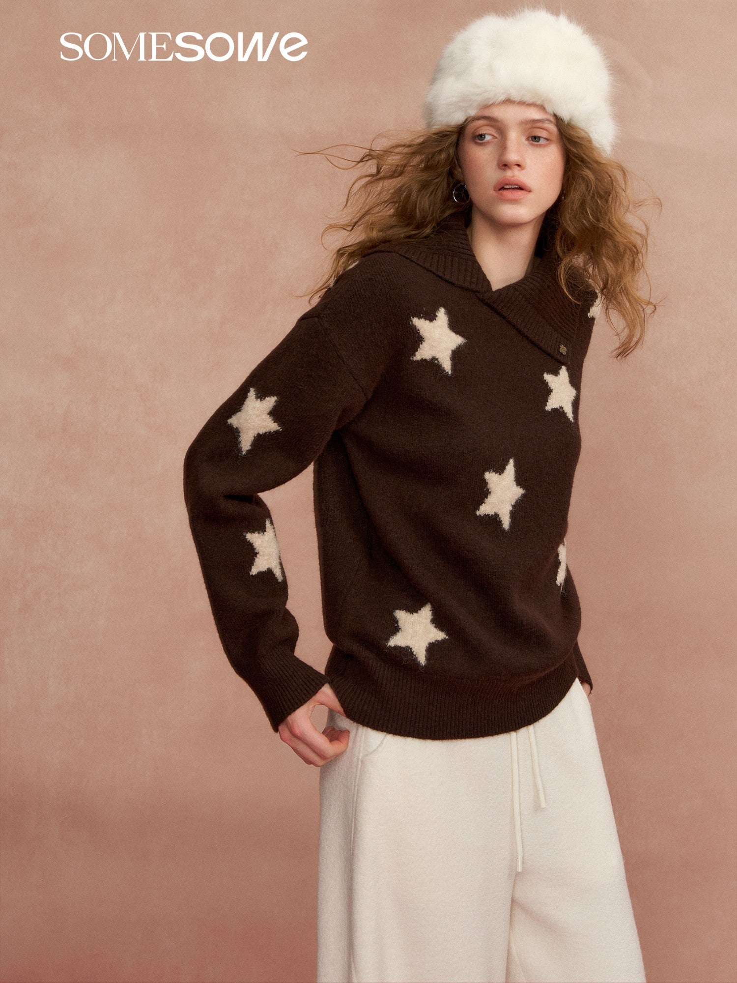 SOMESOWE S2508287 Irregular Collar Star Sweater