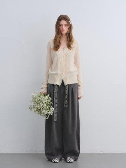 AsGony ASG25662 Sheep wool lace patchwork V-neck knitted sweater