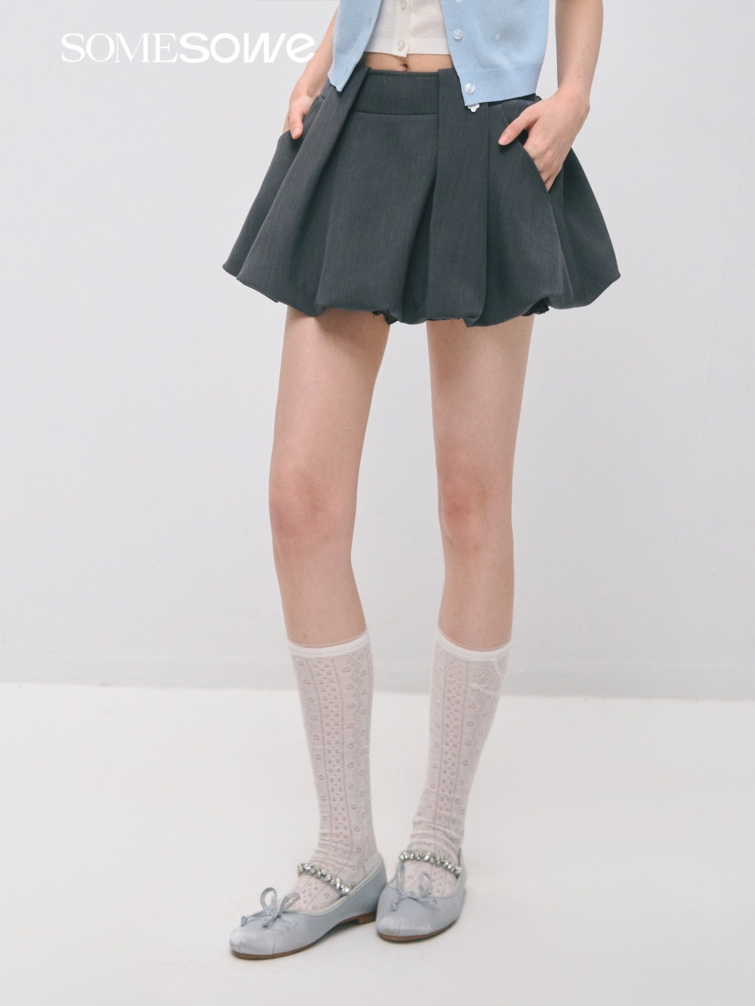 SOMESOWE S2609038 Preppy style pleated flower bud short skirt