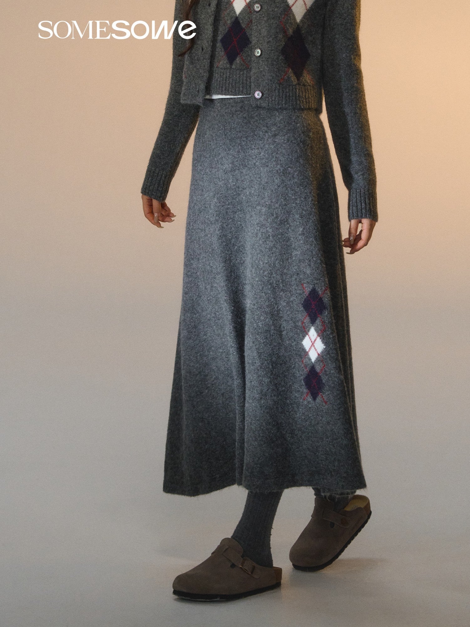 SOMESOWE S2508266&amp;S2508267&amp;S2508268  Floral velvet diamond grid round neck vest + cardigan + skirt set