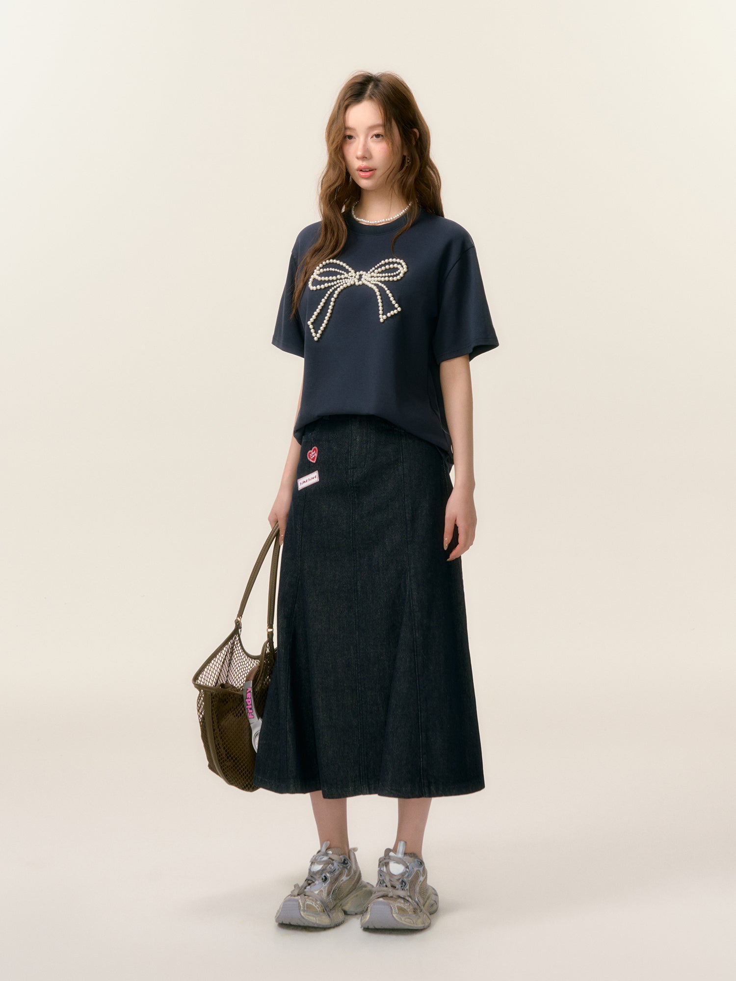 SOMESOWE S2508028 Beaded Bow Short-Sleeve T-Shirt (2color)