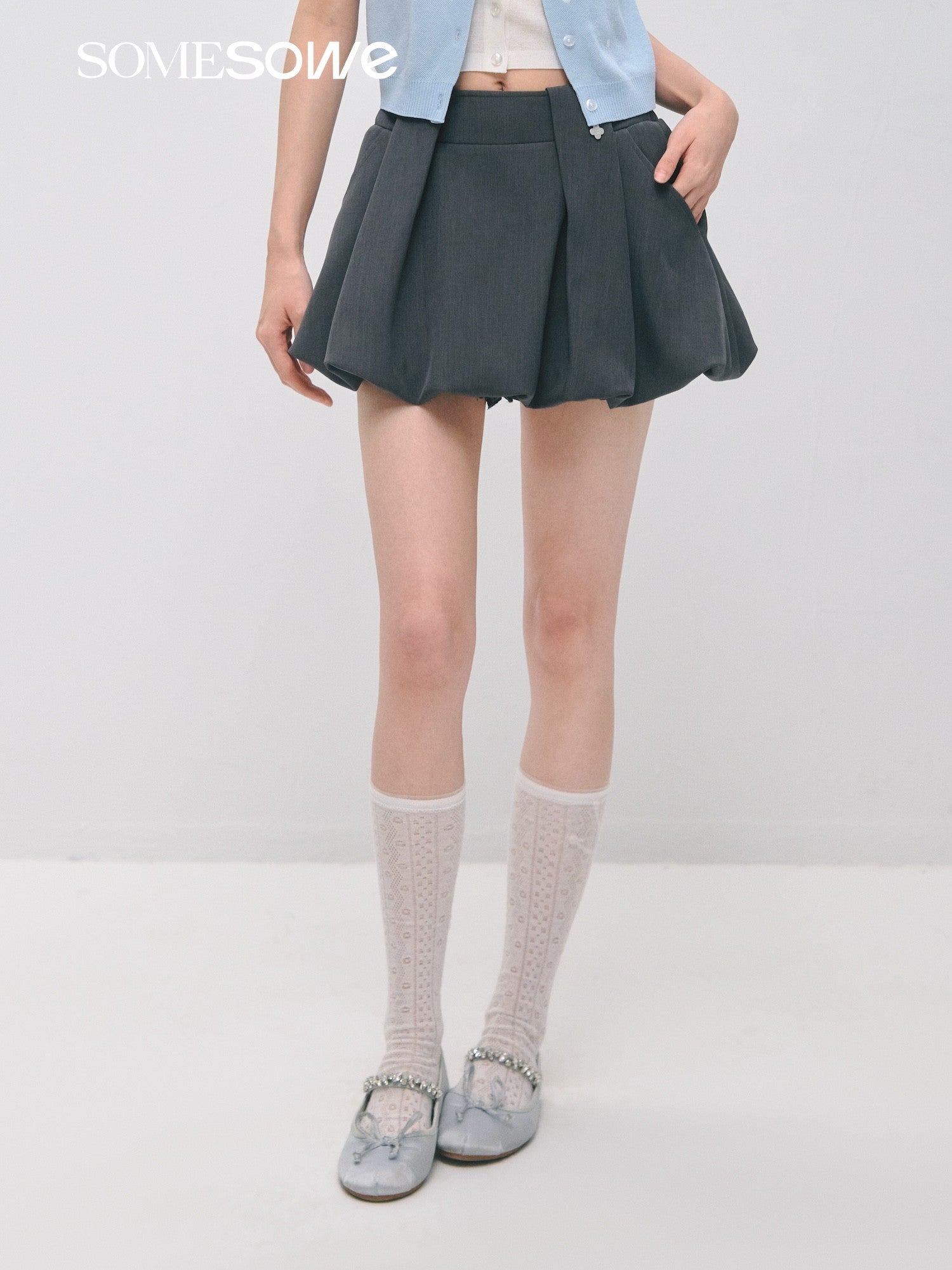 SOMESOWE S2609038 Preppy style pleated flower bud short skirt