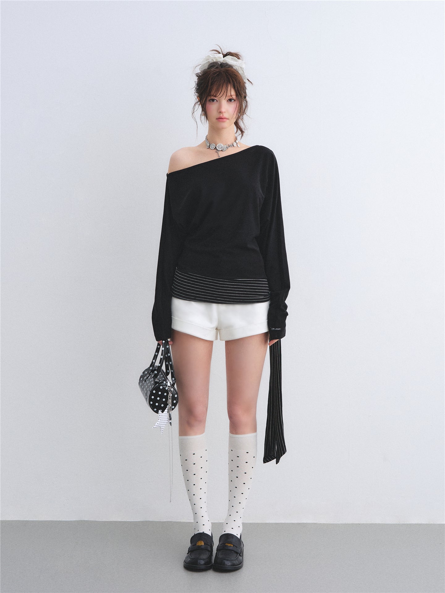 AsGony ASG26014 Slanted shoulder batfly sleeve striped strap hem top