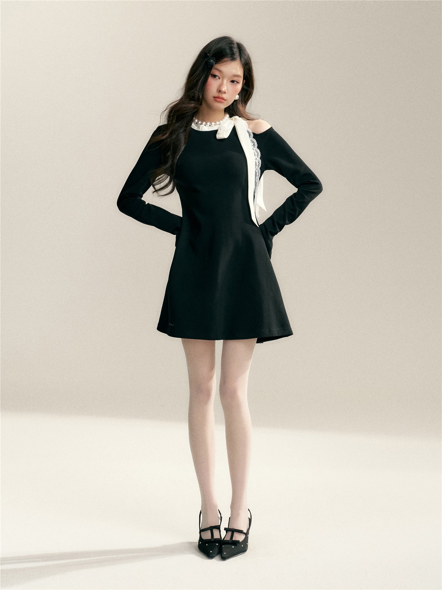 16DEWS 16D26012 Black A-line dress with contrasting bow