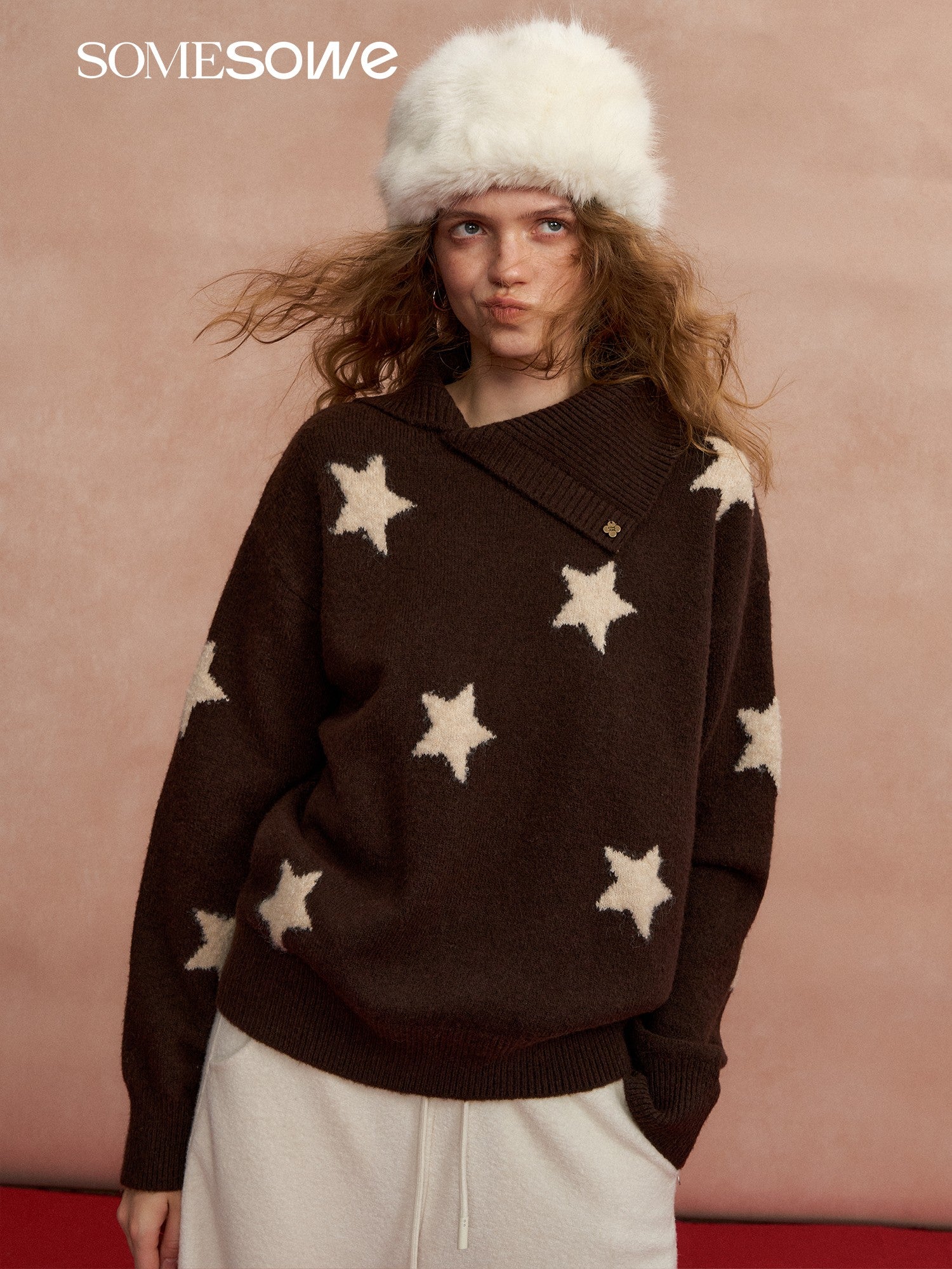 SOMESOWE S2508287 Irregular Collar Star Sweater