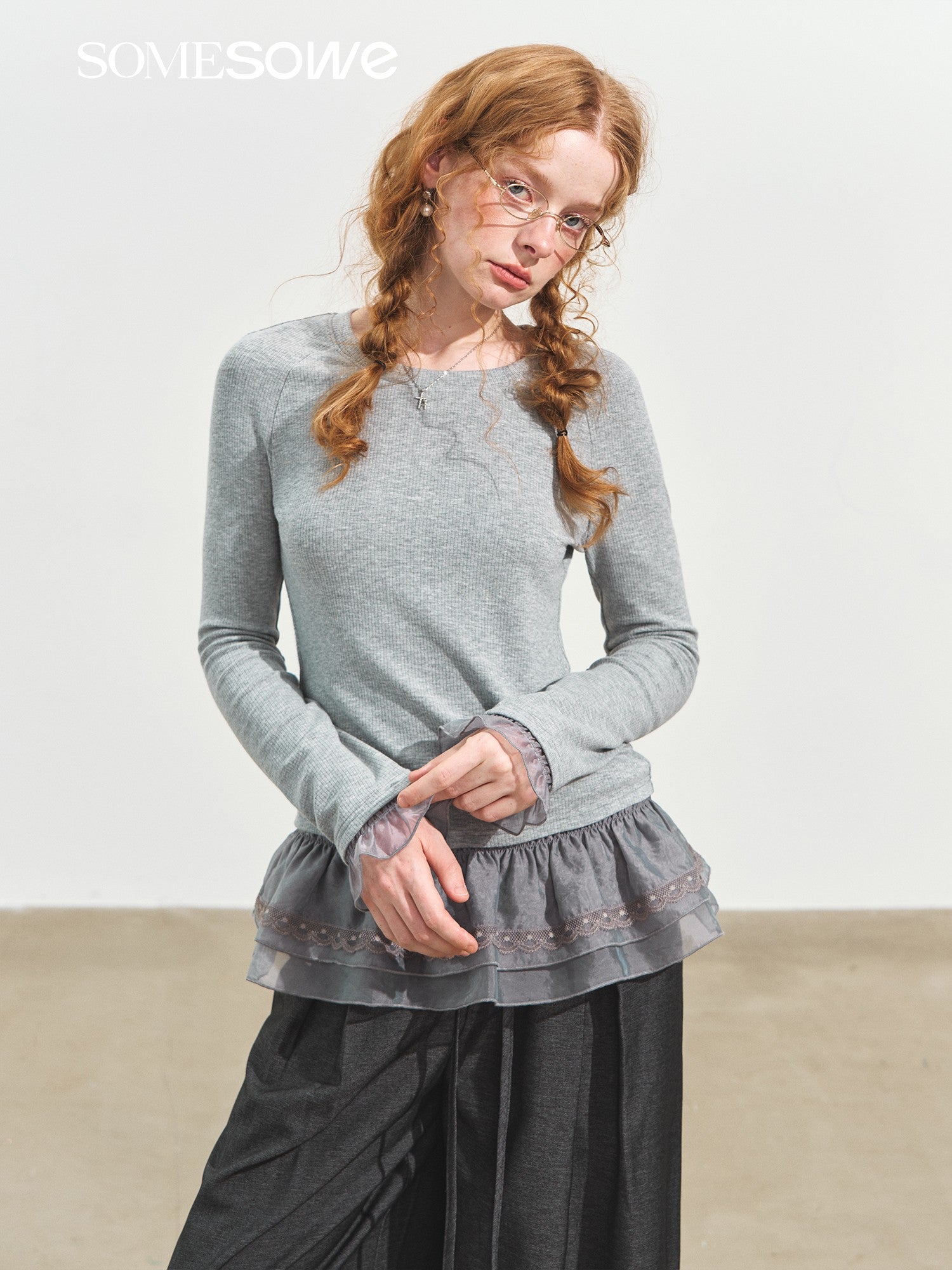 SOMESOWE S2508236 Double layered lace raglan warm velvet top