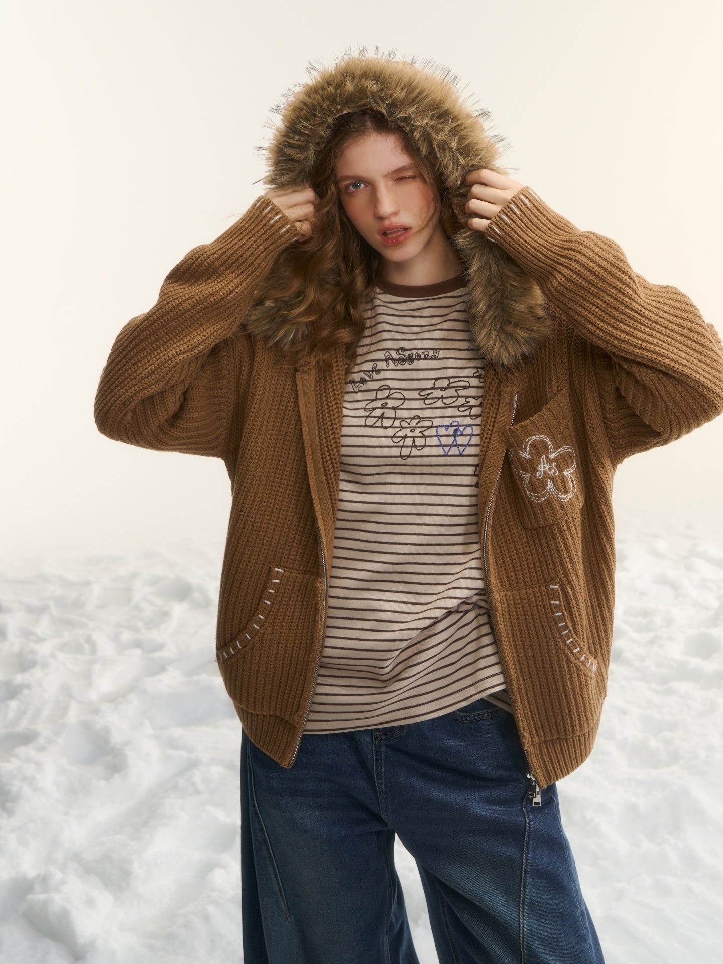 AsGony ASG25552 Detachable fur collar texture embroidered knit cardigan