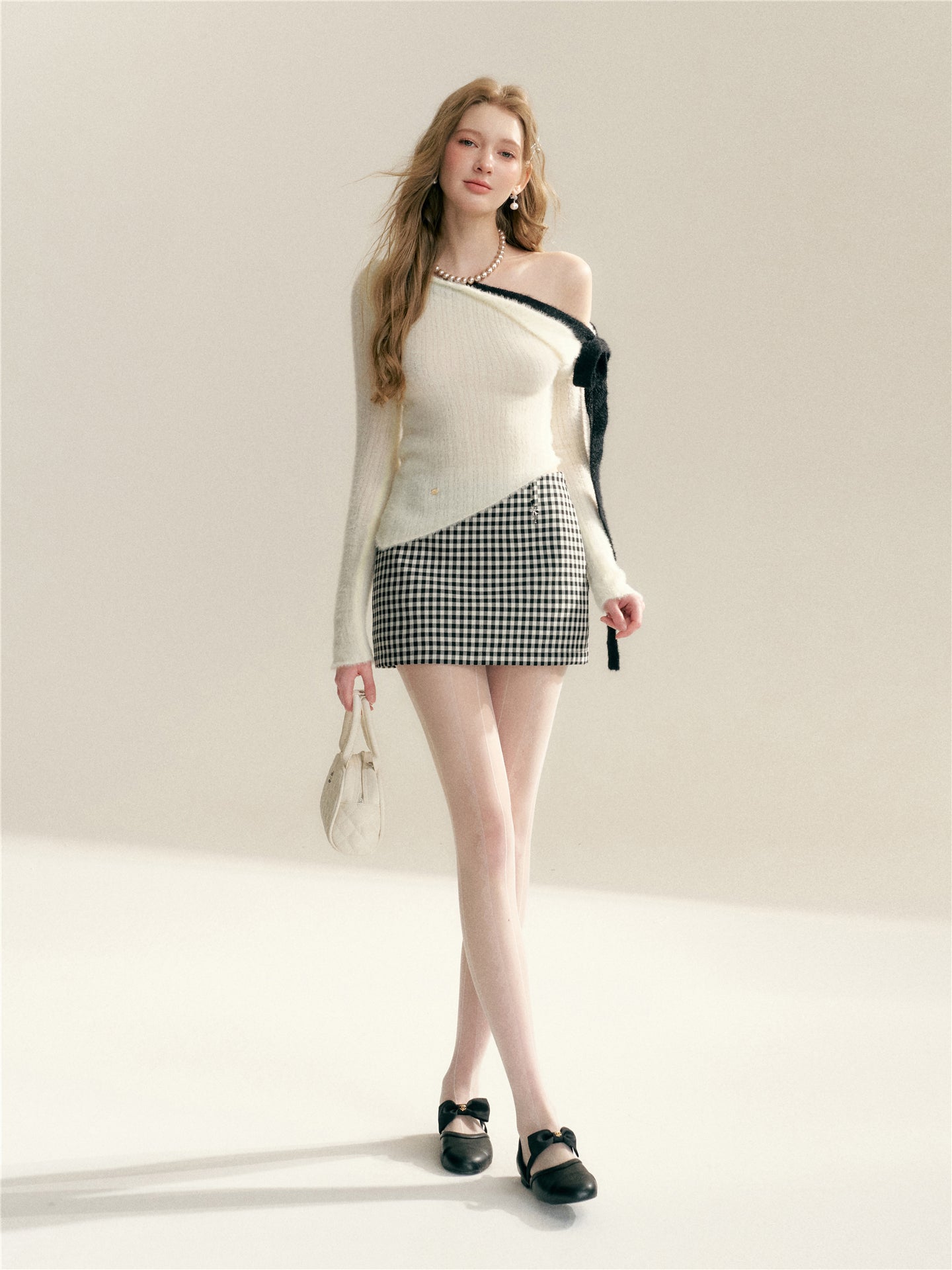 16DEWS 16D26007 Color blocking straps irregular design slim knit sweater