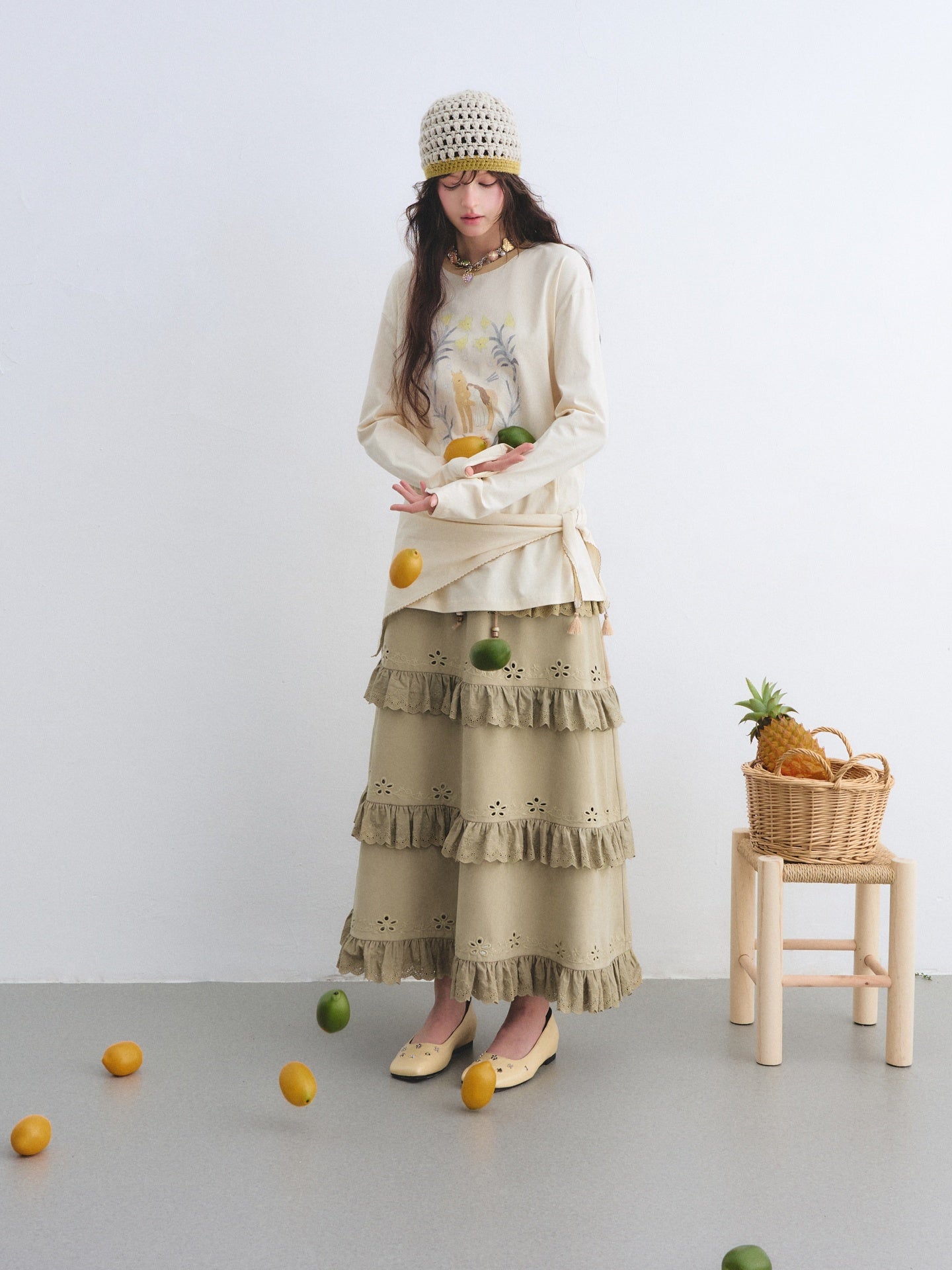 AsGony ASG26036 Vintage lace embroidered half length skirt