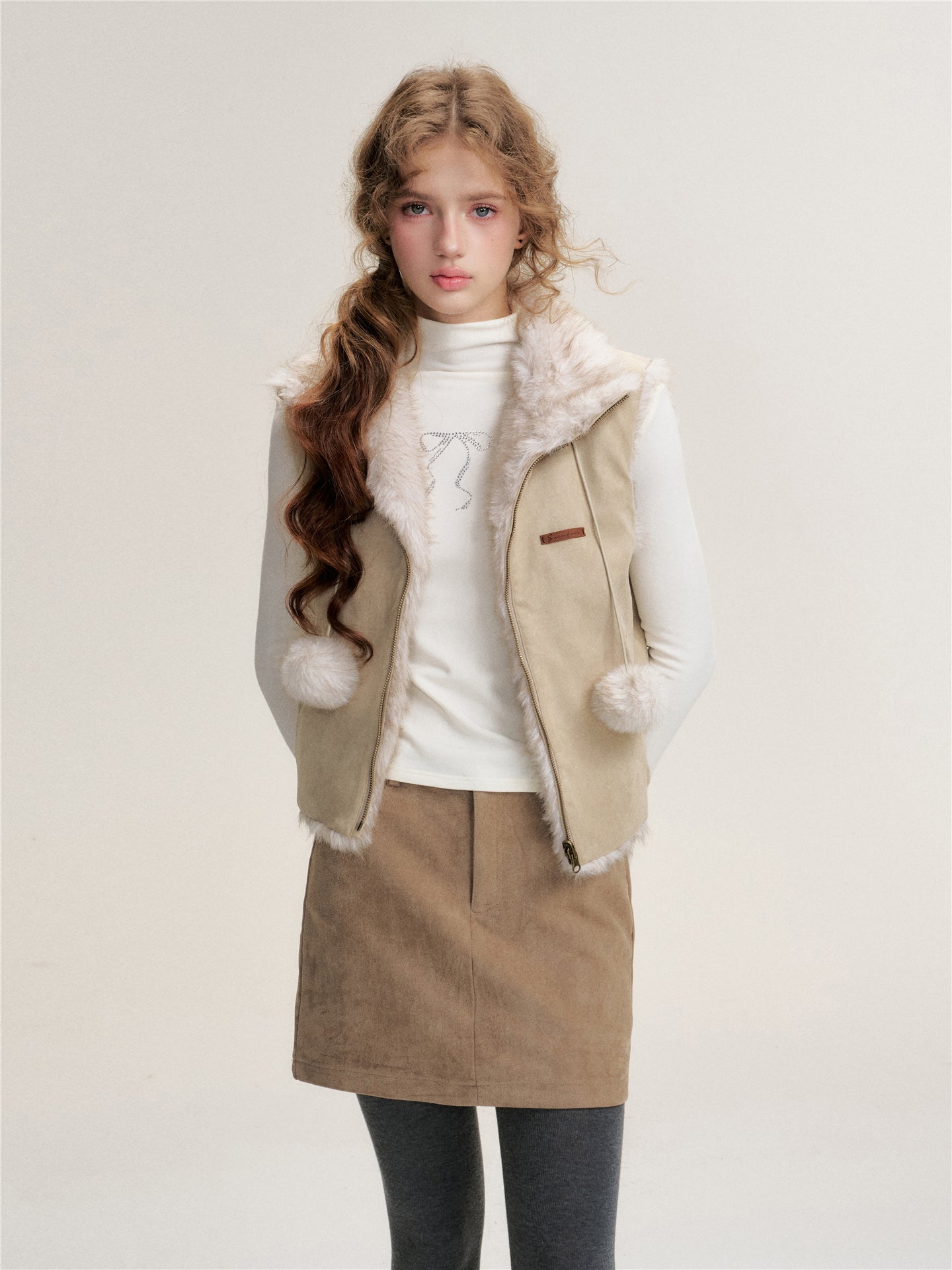 16DEWS 16D25459 Double sided gradient faux fur vest (with detachable fur ball)