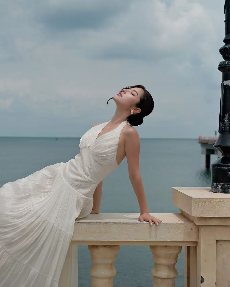 Lovelyn Odette Plissé Gown(2color)