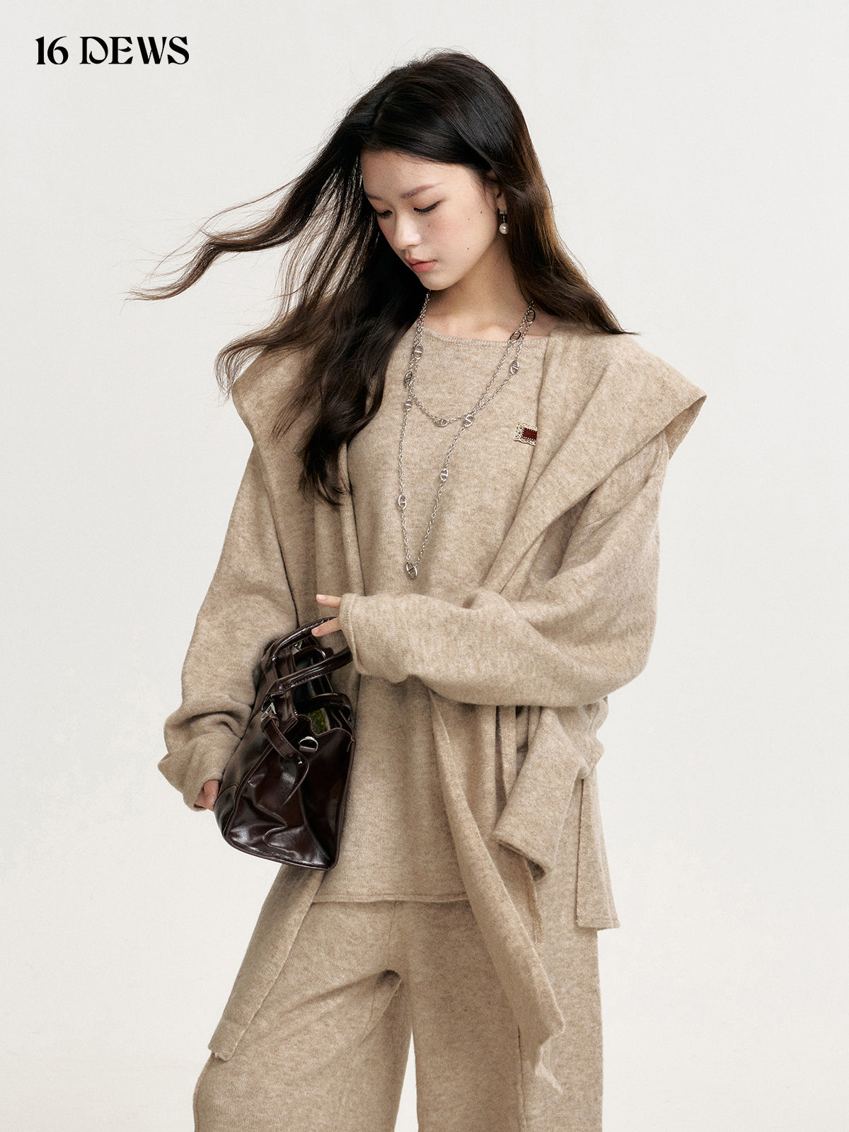 16DEWS in stock 16D24351 Shawl wool knitted top + pants set