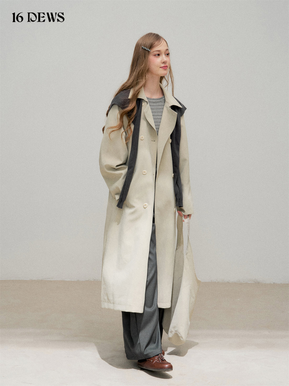16DEWS 16D25292 Medium length silhouette windbreaker jacket (with shoulder bag)