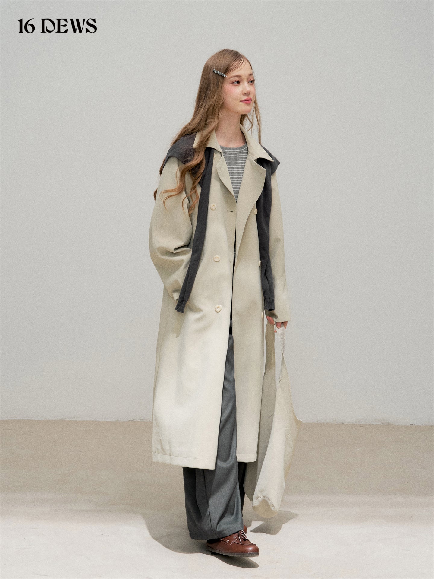 16DEWS 16D25292 Medium length silhouette windbreaker jacket (with shoulder bag)