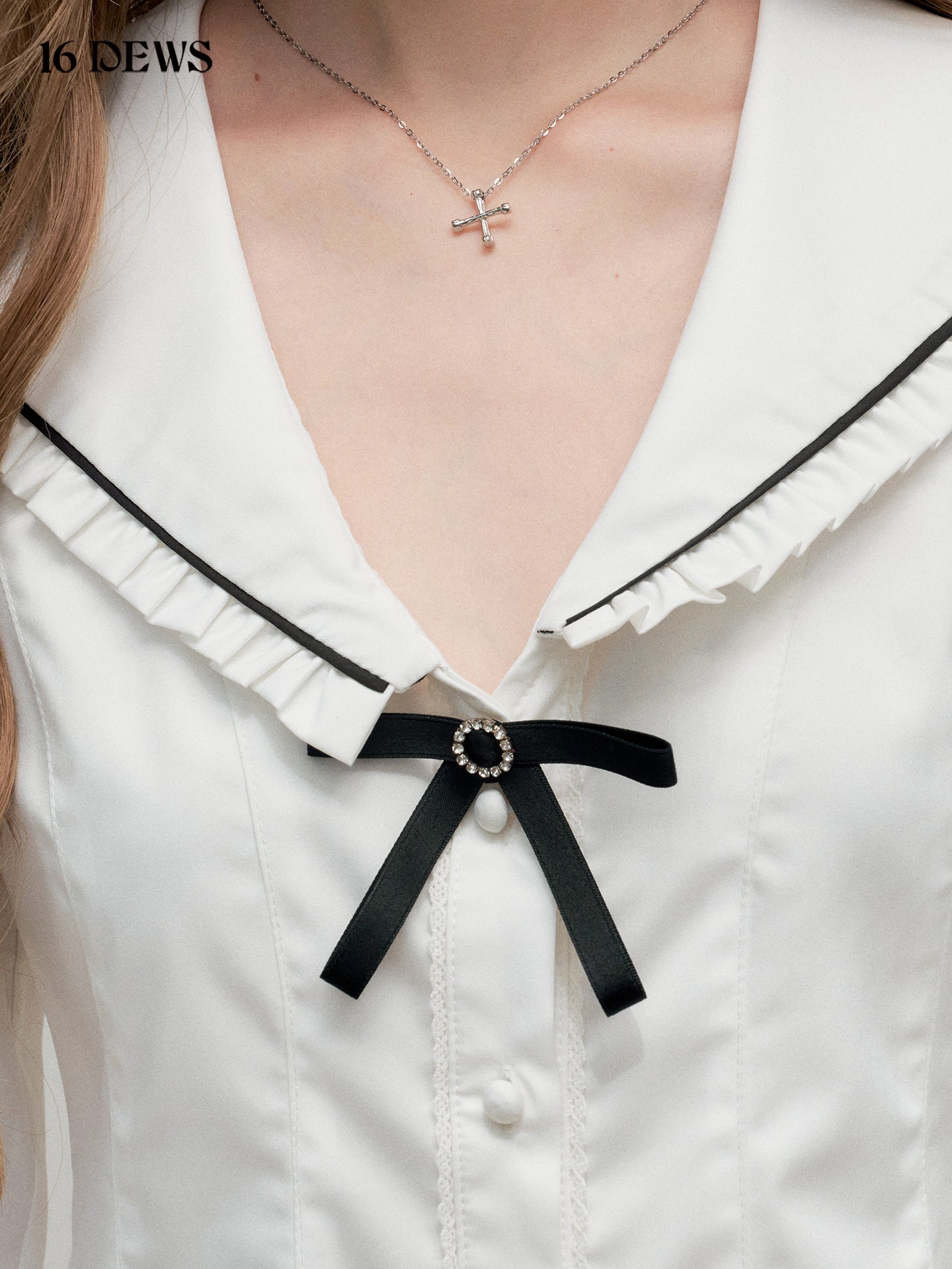 16DEWS 16D25295 Navy collar bow white long sleeved shirt